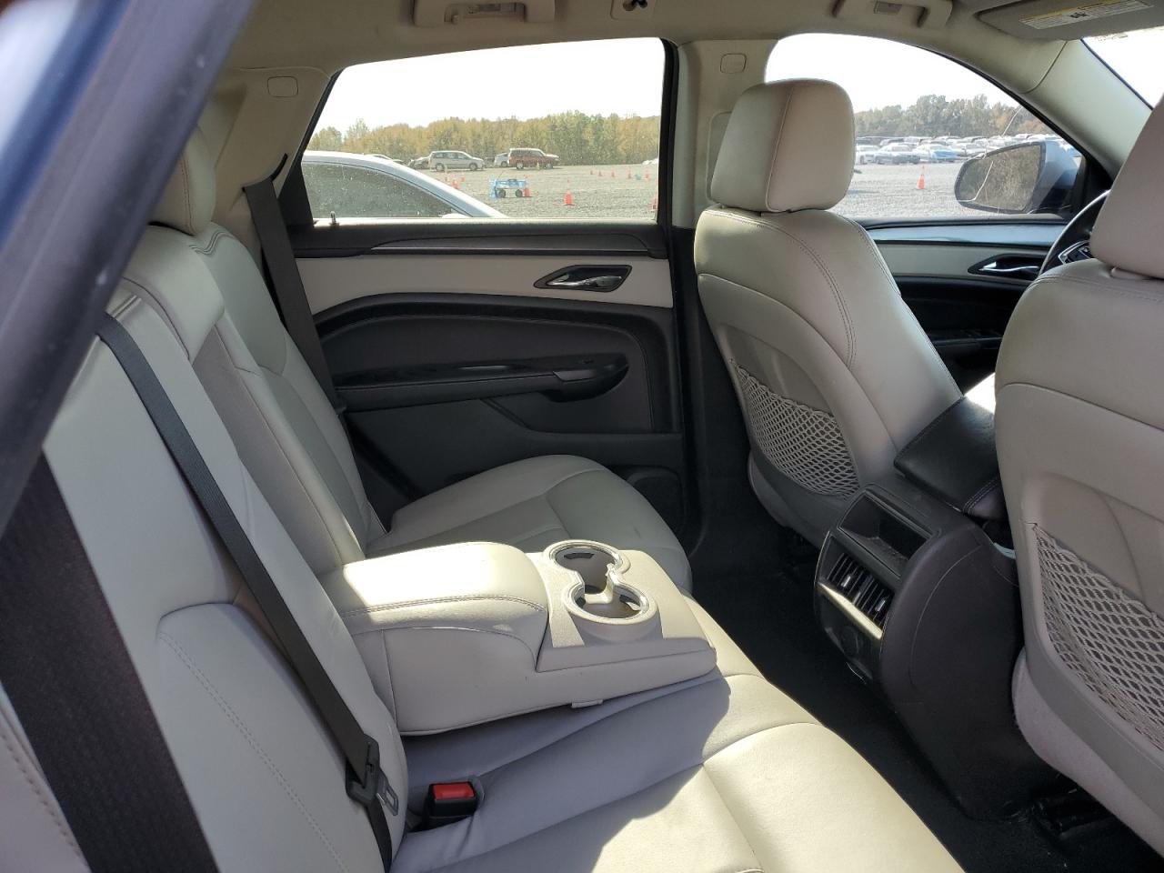 2014 Cadillac Srx VIN: 3GYFNAE37ES535261 Lot: 92440025