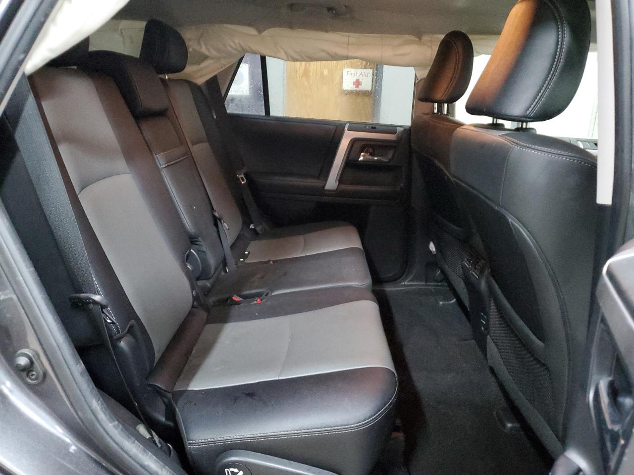 2019 Toyota 4Runner Sr5/Sr5 Premium VIN: JTEBU5JR2K5653325 Lot: 93867895