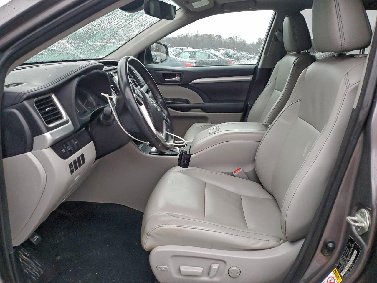 2018 Toyota Highlander Se VIN: 5TDJZRFH1JS555601 Lot: 94289625