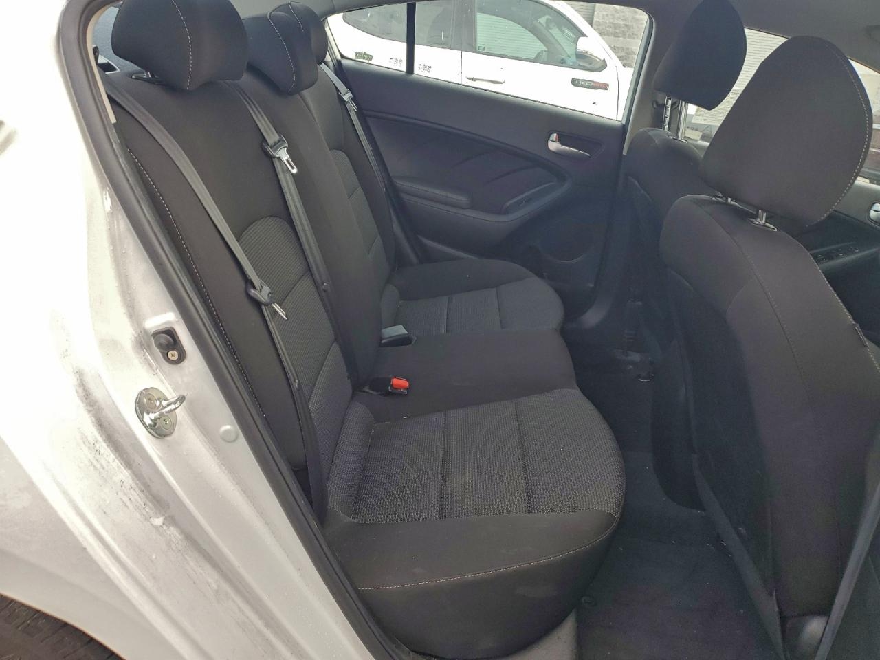 2018 Kia Forte Lx VIN: 3KPFK4A70JE228869 Lot: 92756555