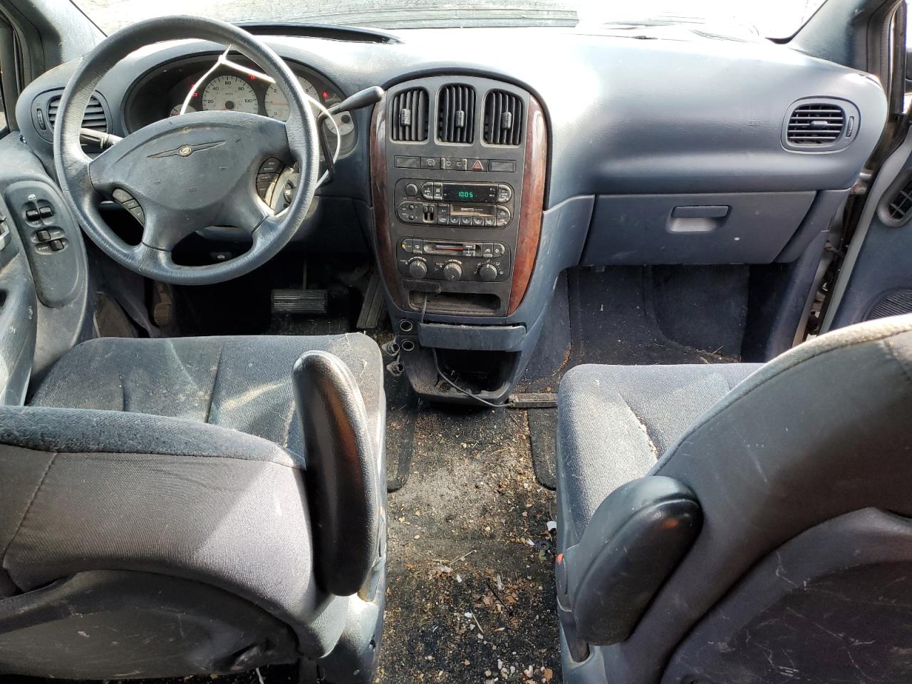 2001 Chrysler Town & Country Lx VIN: 2C4GP44301R317001 Lot: 93681925