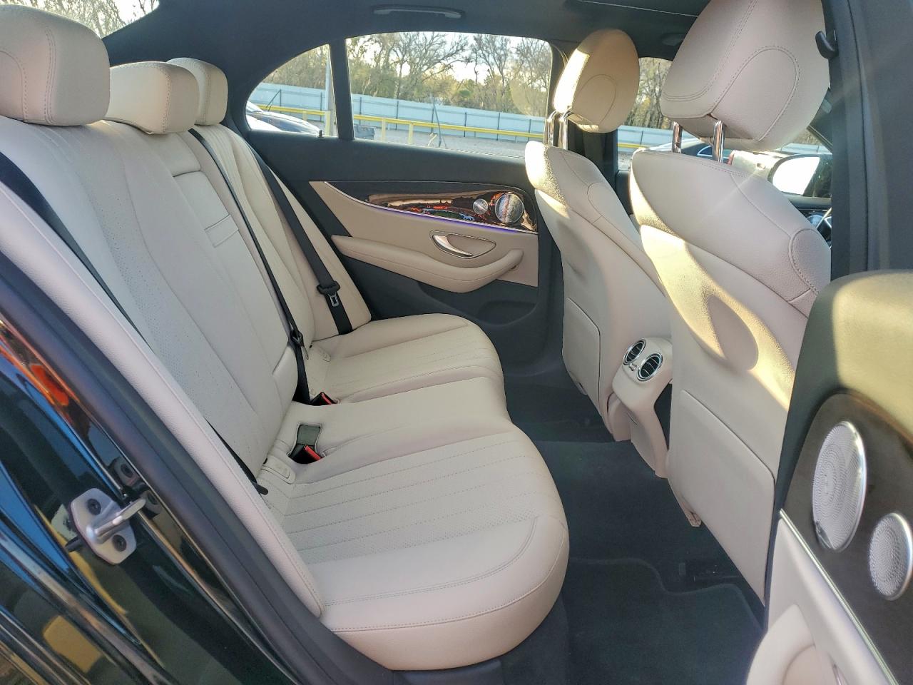 2021 Mercedes-Benz E 350 VIN: W1KZF8DBXMA892554 Lot: 94157805