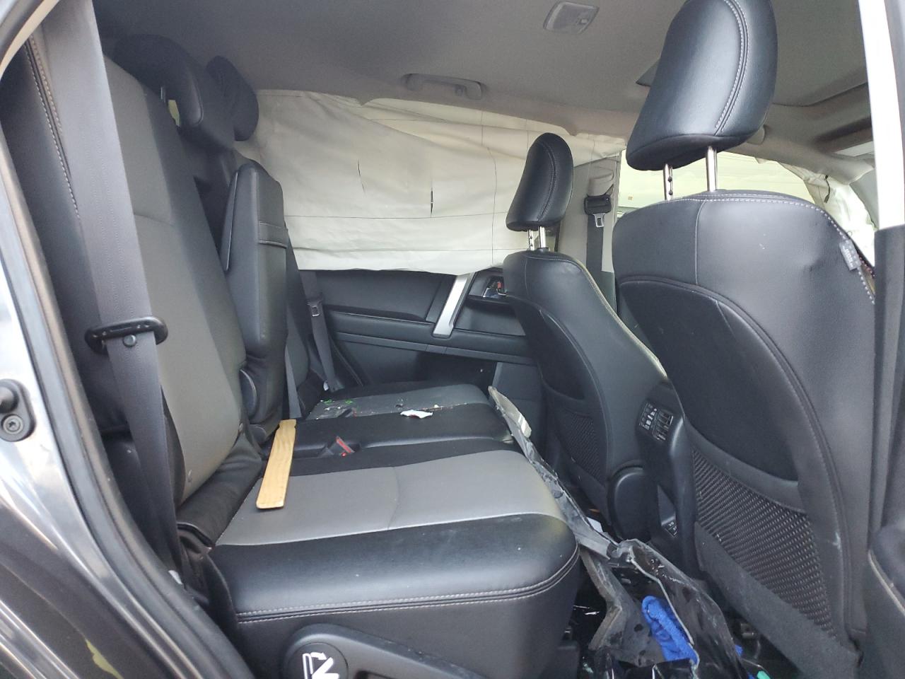 2020 Toyota 4Runner Sr5/Sr5 Premium VIN: JTEBU5JR9L5798833 Lot: 93905925