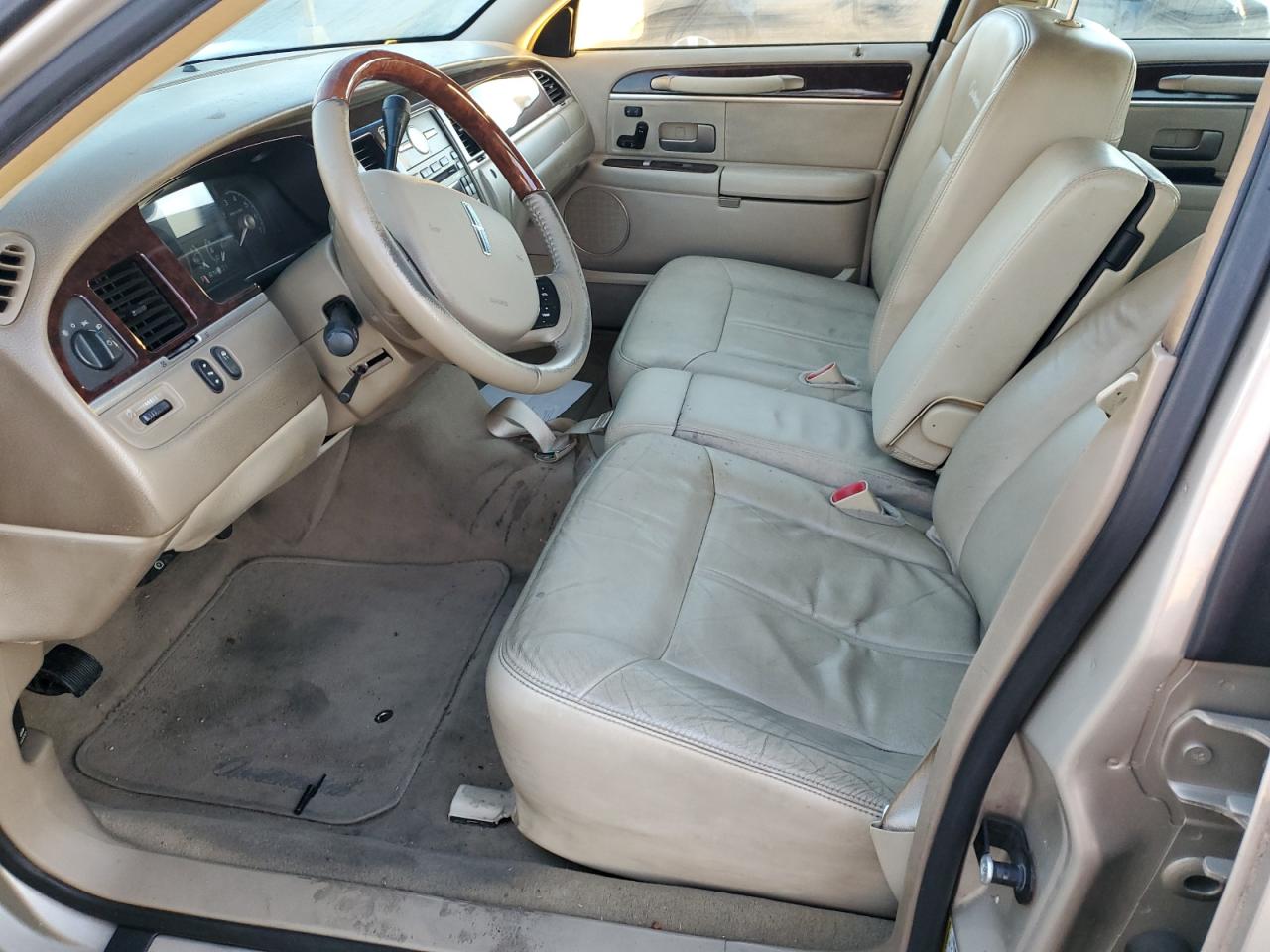 2010 Lincoln Town Car Signature Limited VIN: 2LNBL8CV6AX623823 Lot: 91714535