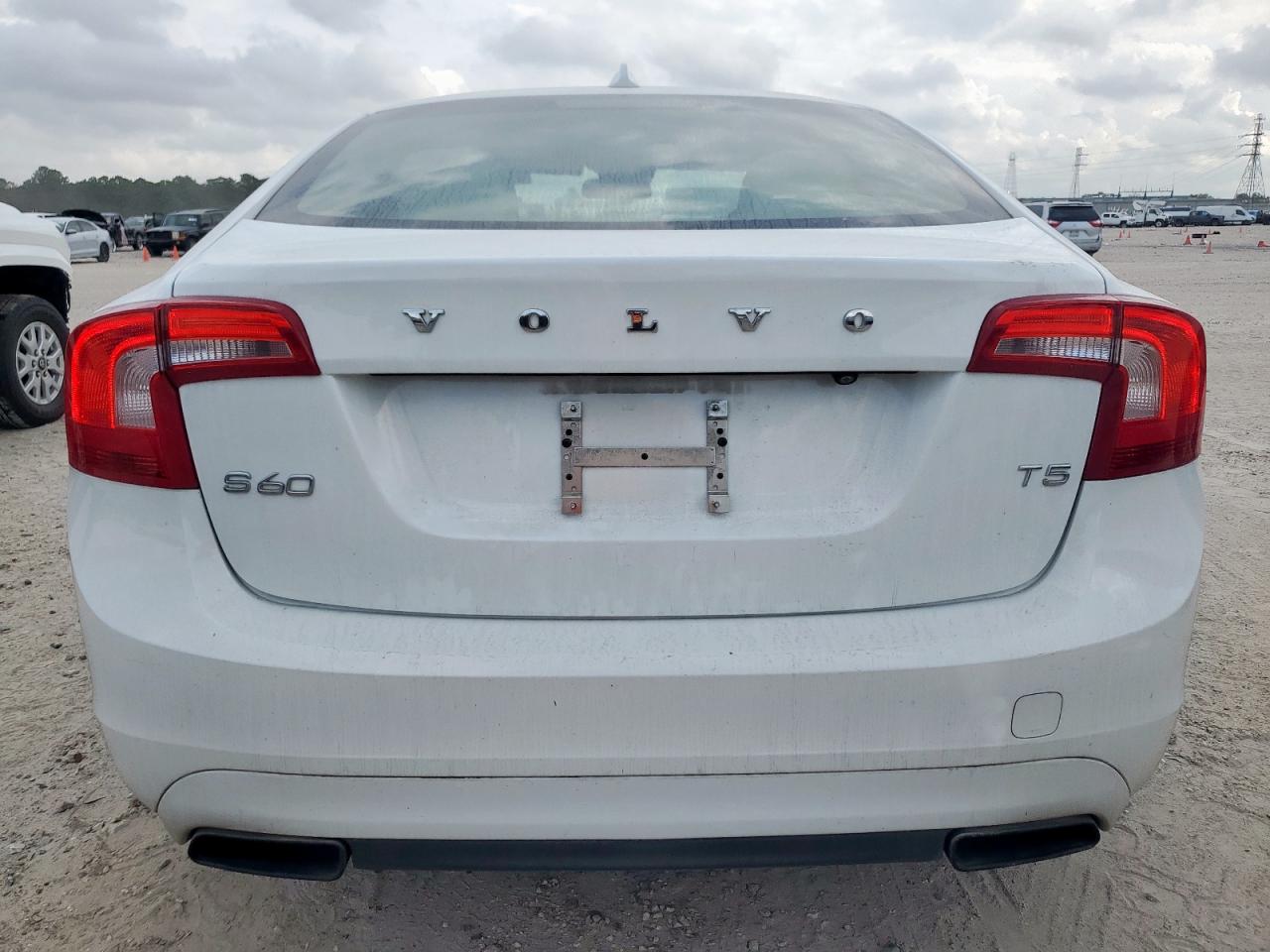 2015 Volvo S60 Premier VIN: YV140MFB1F2306570 Lot: 93518815