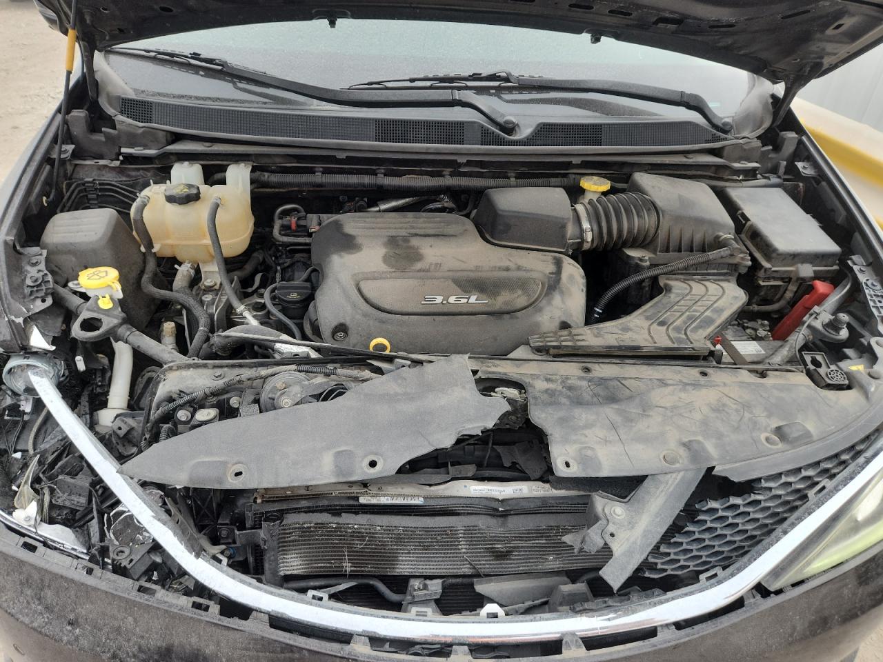 2017 Chrysler Pacifica Limited VIN: 2C4RC1GG3HR544632 Lot: 93727595