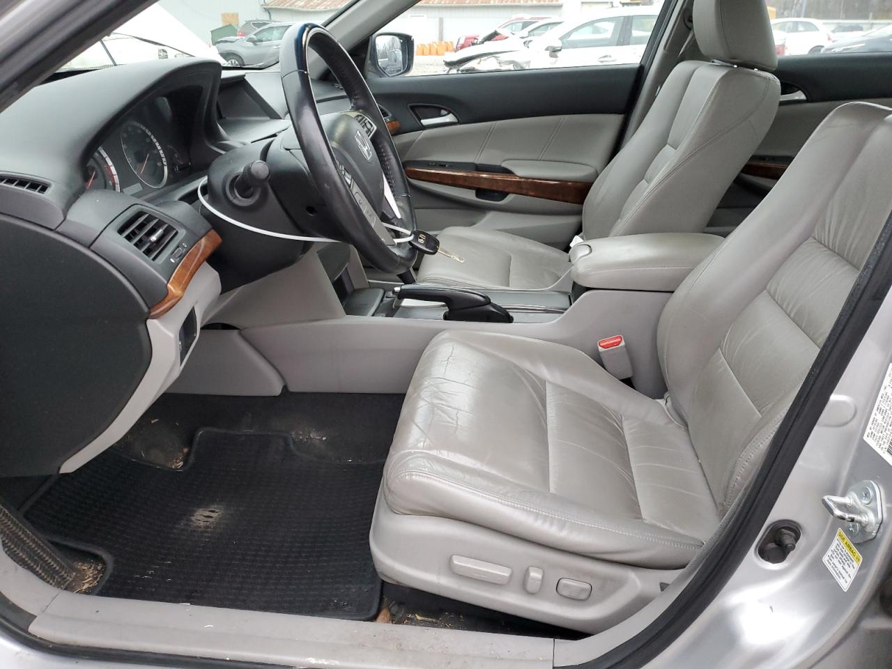 2011 Honda Accord Exl VIN: 1HGCP3F87BA020994 Lot: 93978665