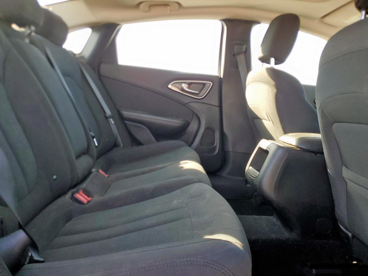 2016 Chrysler 200 Limited VIN: 1C3CCCABXGN143299 Lot: 93098325