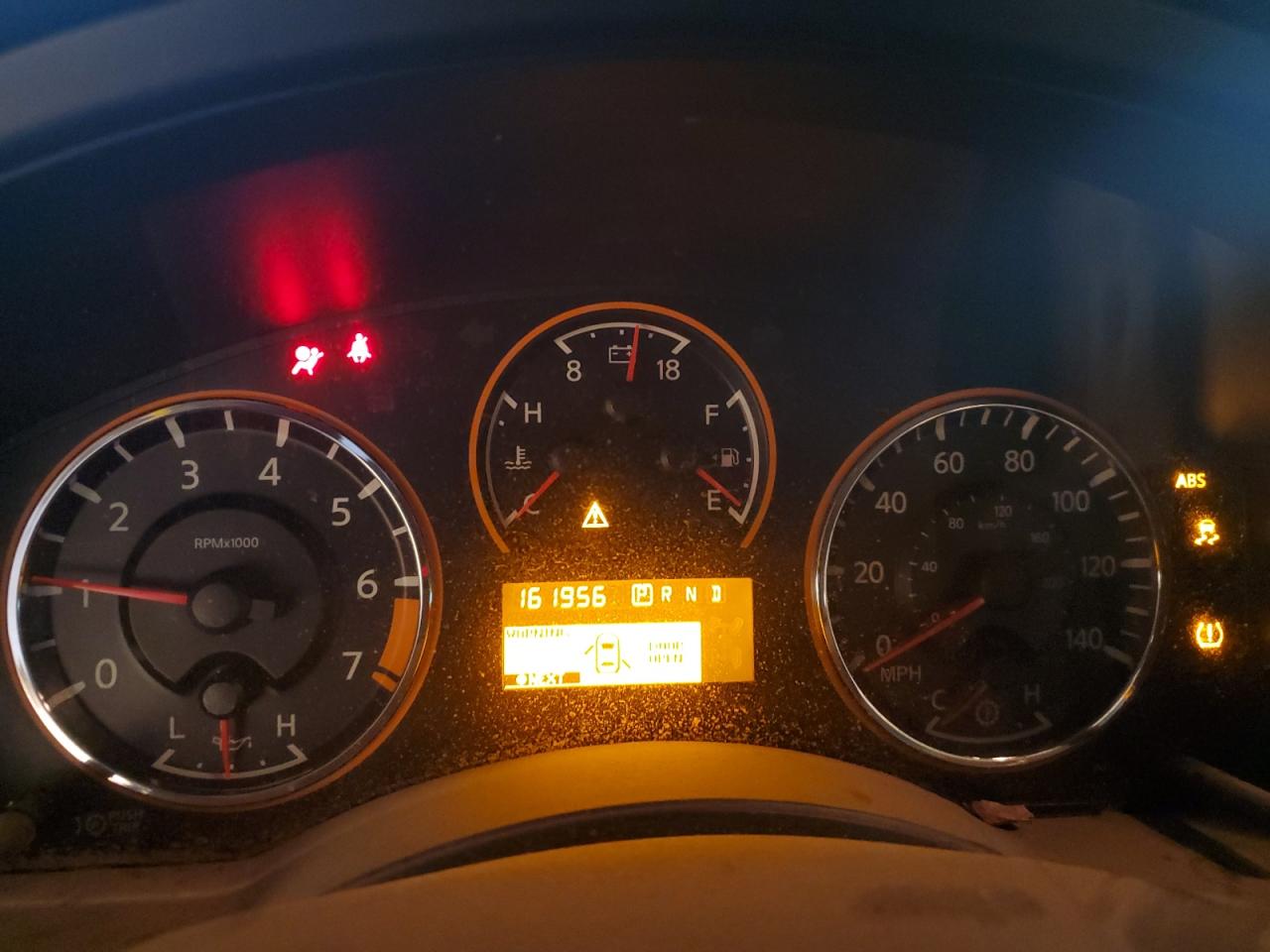 2015 Nissan Armada Sv VIN: 5N1BA0ND4FN618690 Lot: 92701145