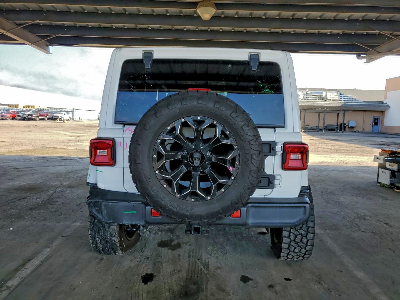 2018 Jeep Wrangler Unlimited Sahara VIN: 1C4HJXEG1JW158781 Lot: 94156155