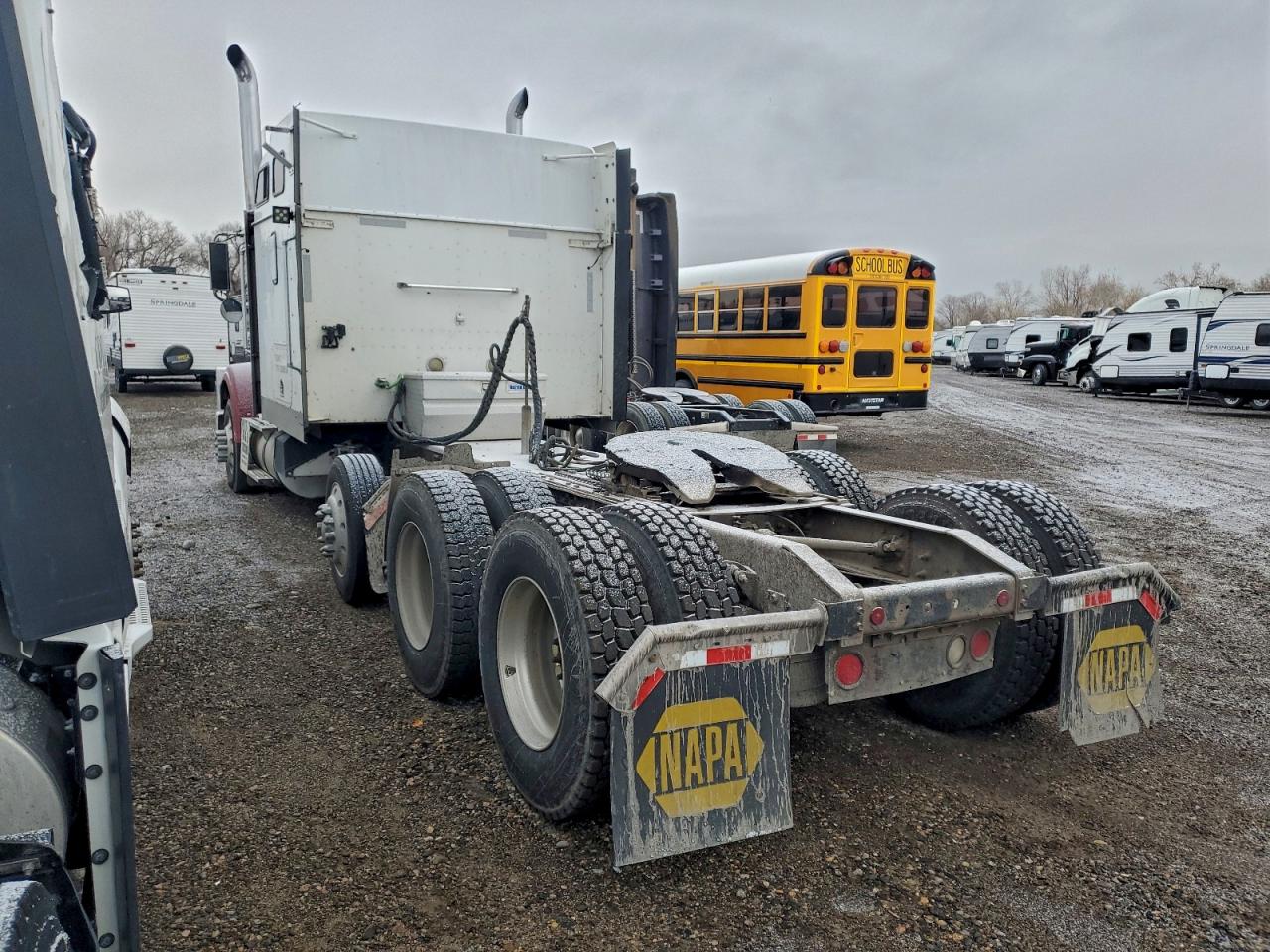 2005 International 9900 9900I - Semi Truck VIN: 2HSCHAPR25C030110 Lot: 93528645