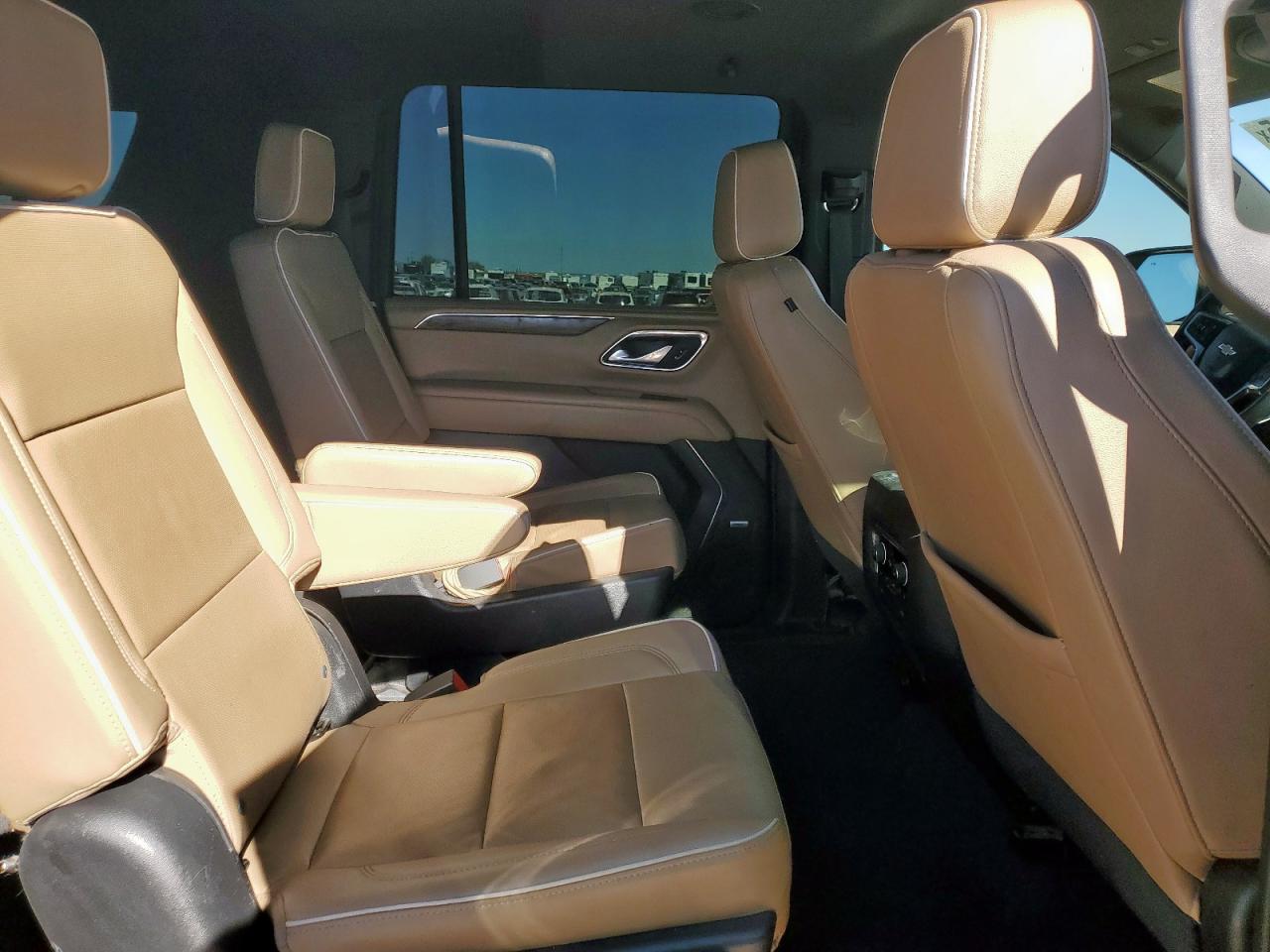 2022 Chevrolet Suburban K1500 Premier VIN: 1GNSKFKL9NR330209 Lot: 91826505