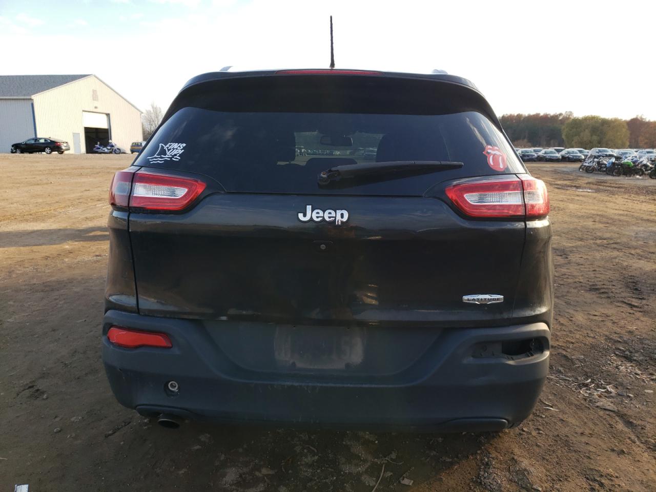 2016 Jeep Cherokee Latitude VIN: 1C4PJLCB1GW303113 Lot: 93021375
