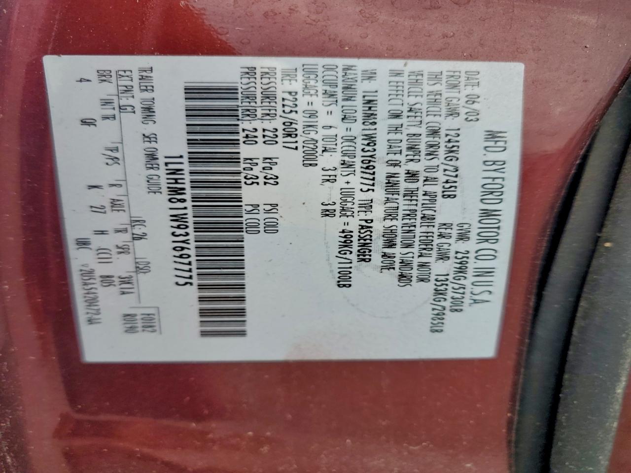 2003 Lincoln Town Car Executive VIN: 1LNHM81W93Y697775 Lot: 94528495