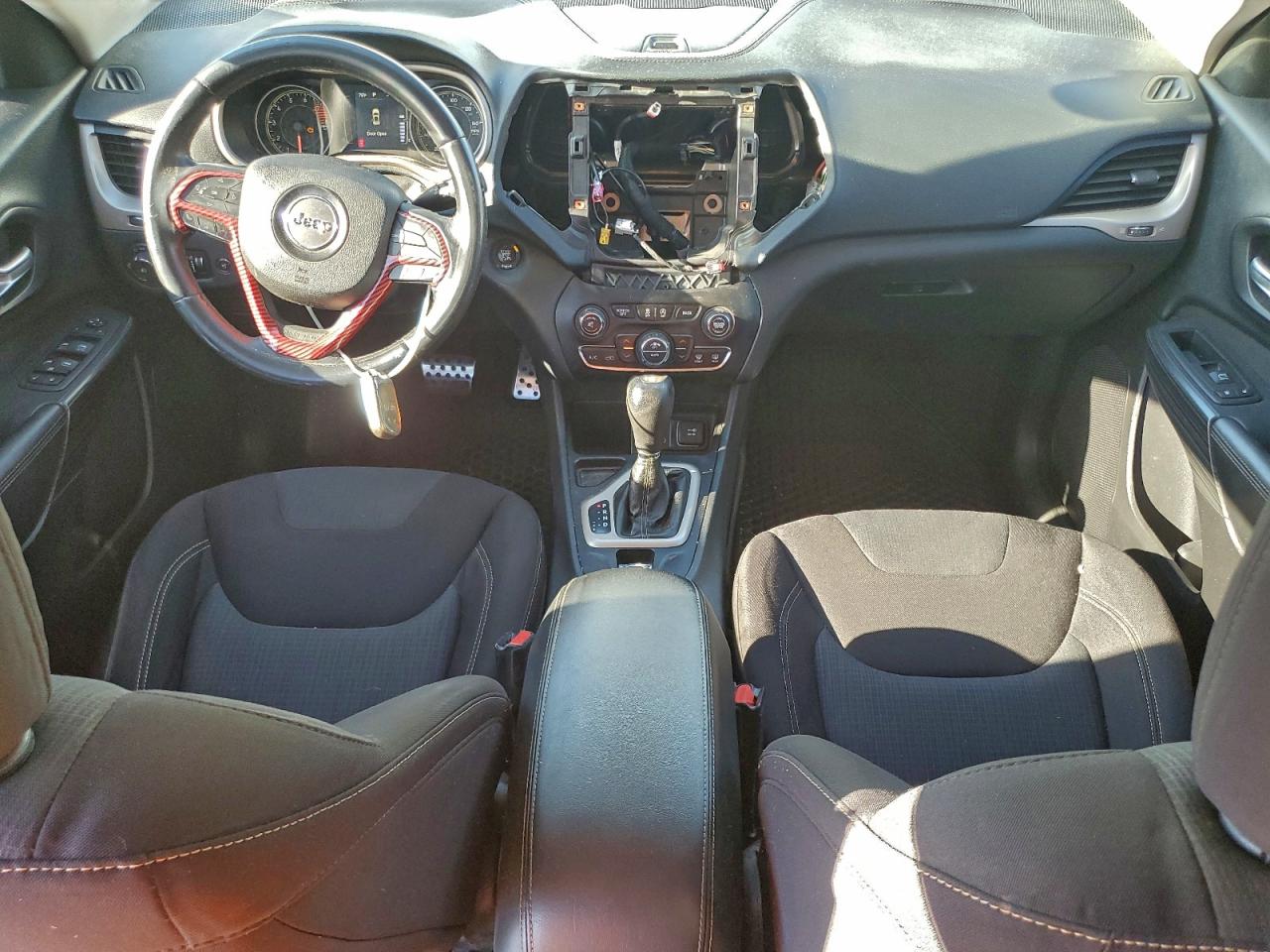 2016 Jeep Cherokee Latitude VIN: 1C4PJLCS9GW189832 Lot: 91358225