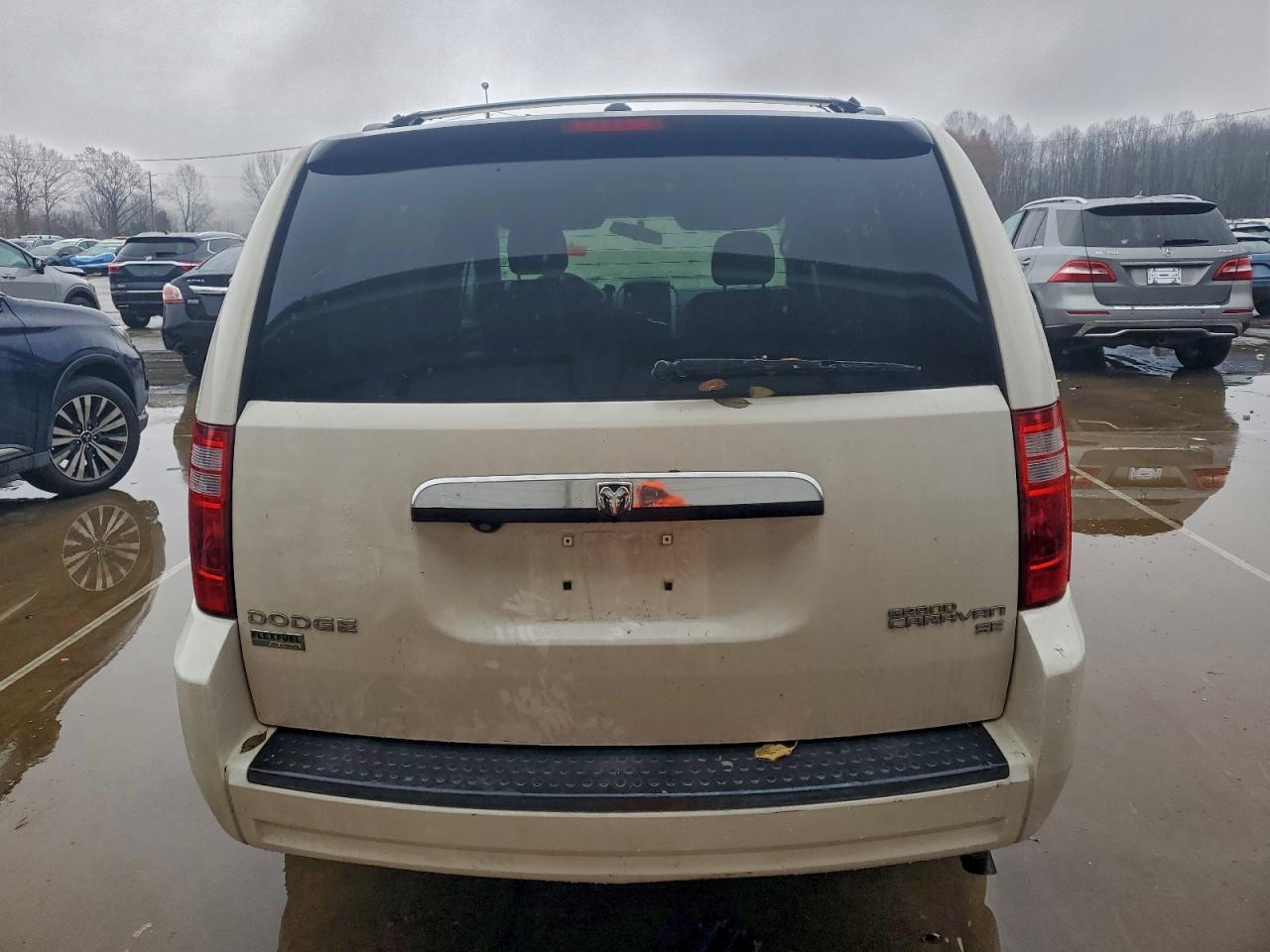 2010 Dodge Grand Caravan Se VIN: 2D4RN4DE1AR307581 Lot: 93601815