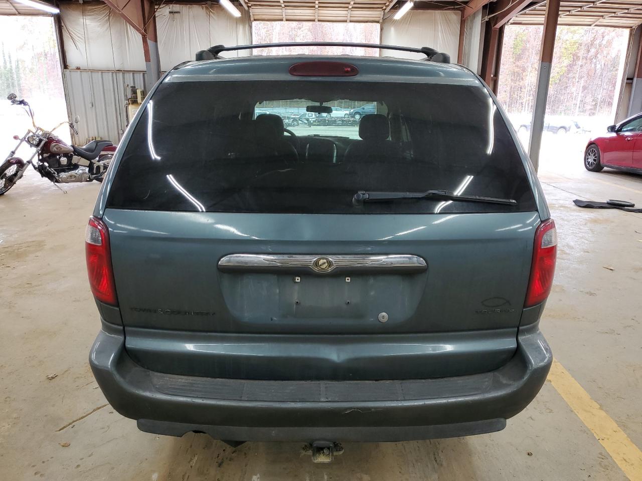 2005 Chrysler Town & Country Touring VIN: 2C4GP54L65R538422 Lot: 92318145