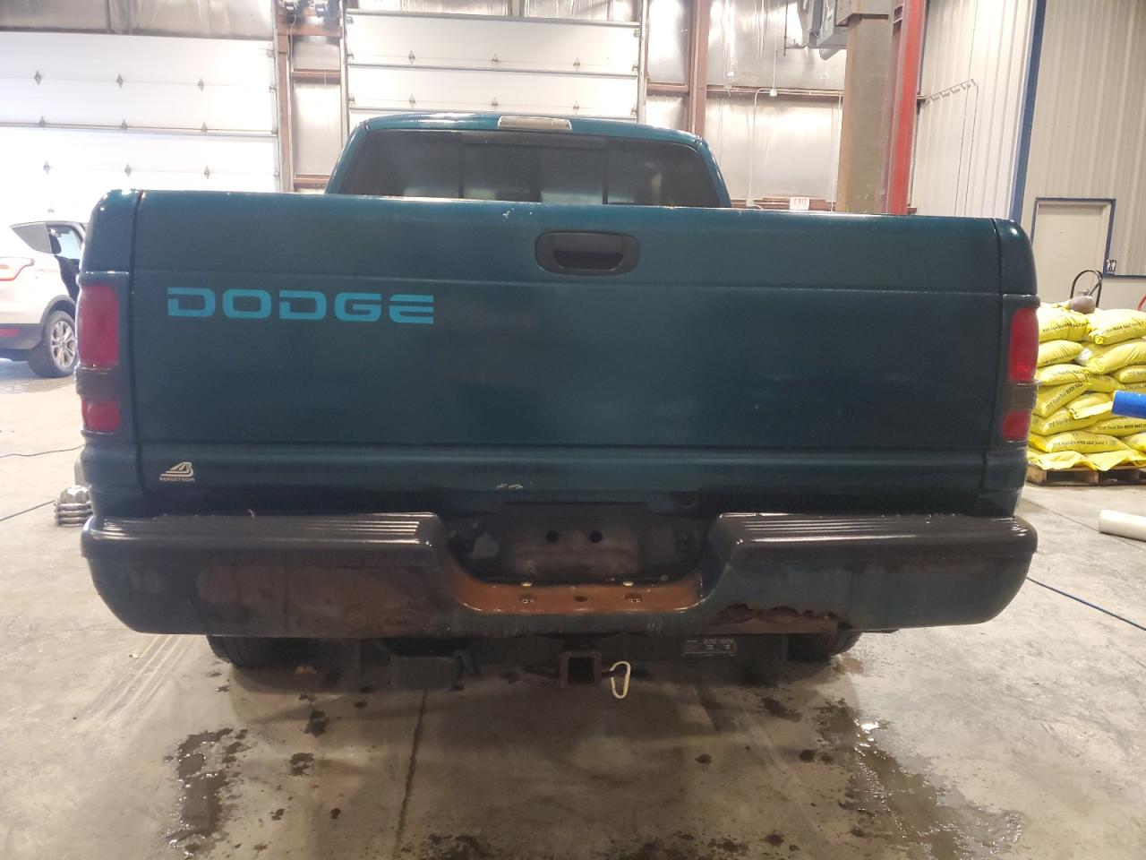 1998 Dodge Ram 1500 VIN: 3B7HC13Y6WG210074 Lot: 92513165