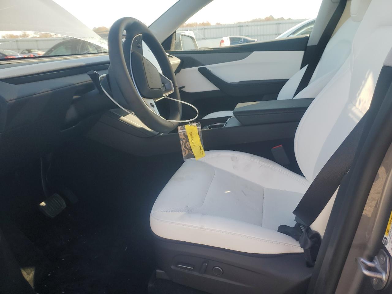 2026 Tesla Model Y VIN: 7SAYGDEE3TA409366 Lot: 92357225