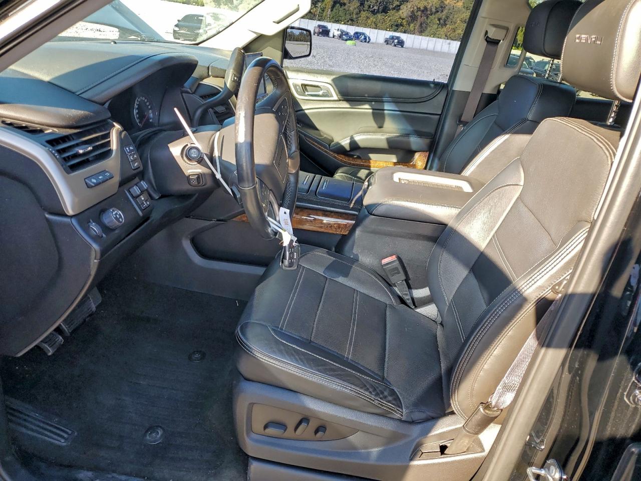 2016 GMC Yukon Denali VIN: 1GKS1CKJ4GR247061 Lot: 92978255