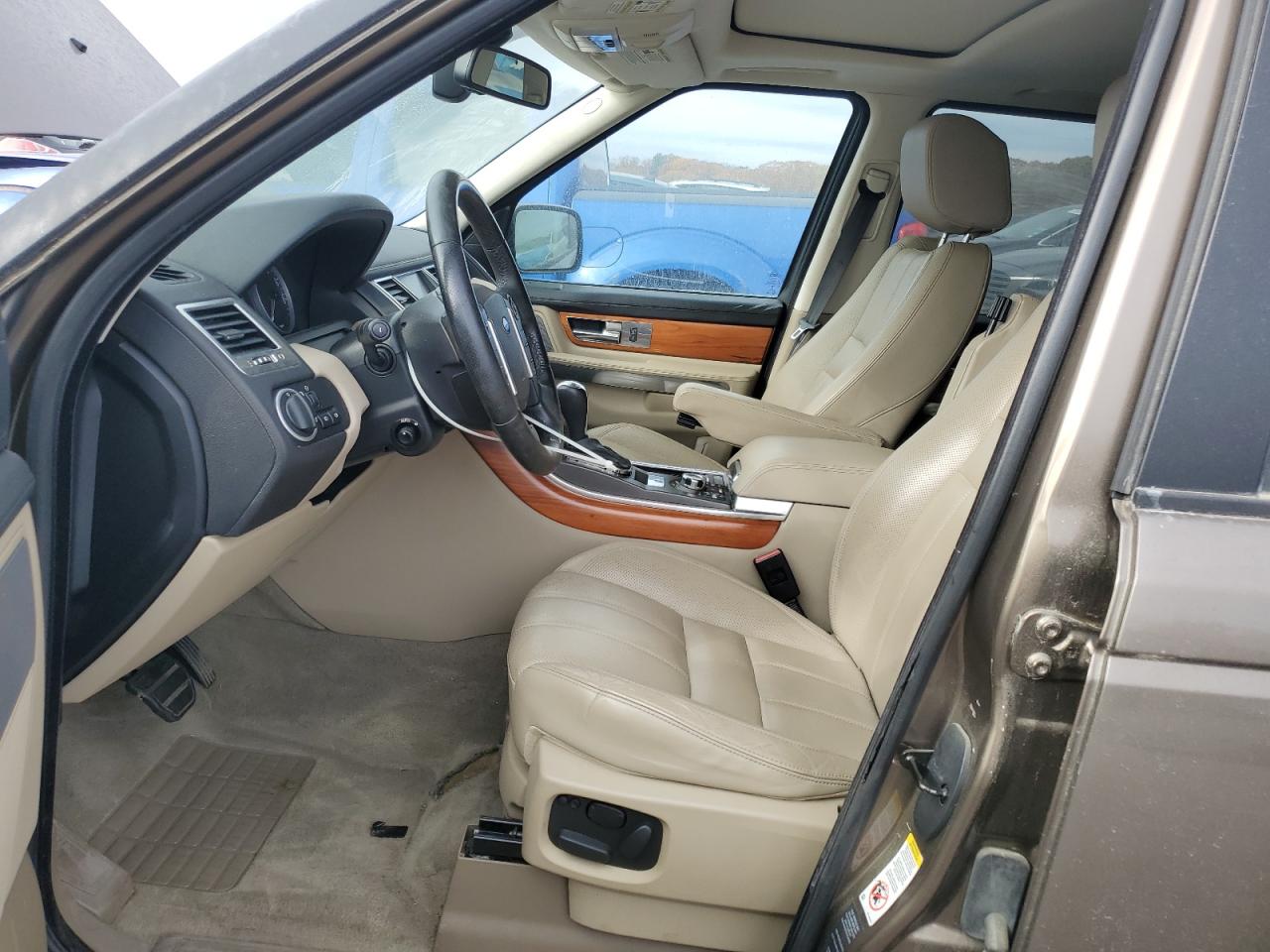 2010 Land Rover Range Rover Sport Lux VIN: SALSK2D47AA240145 Lot: 84771045