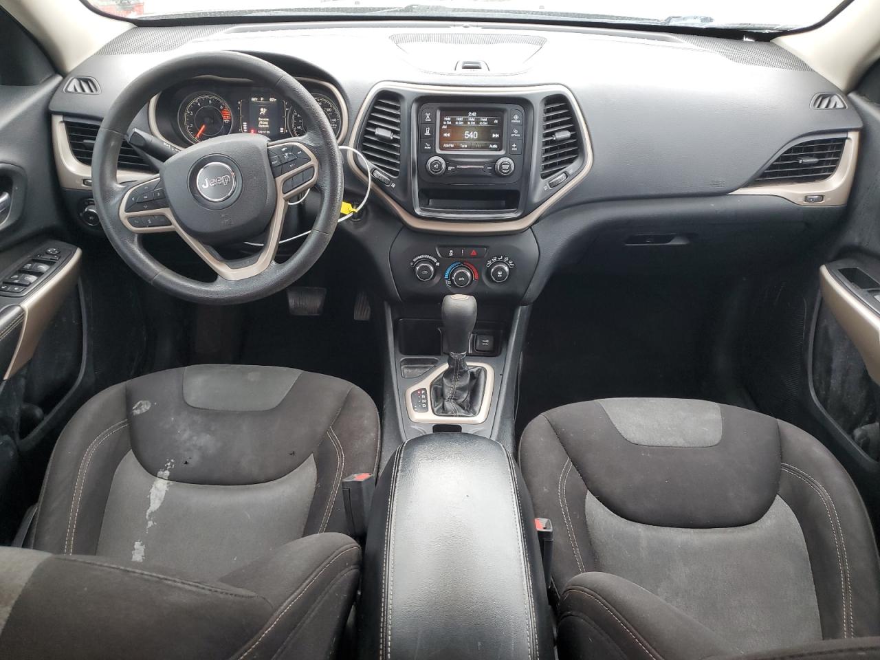 2018 Jeep Cherokee Latitude VIN: 1C4PJLCB4JD518004 Lot: 92733405