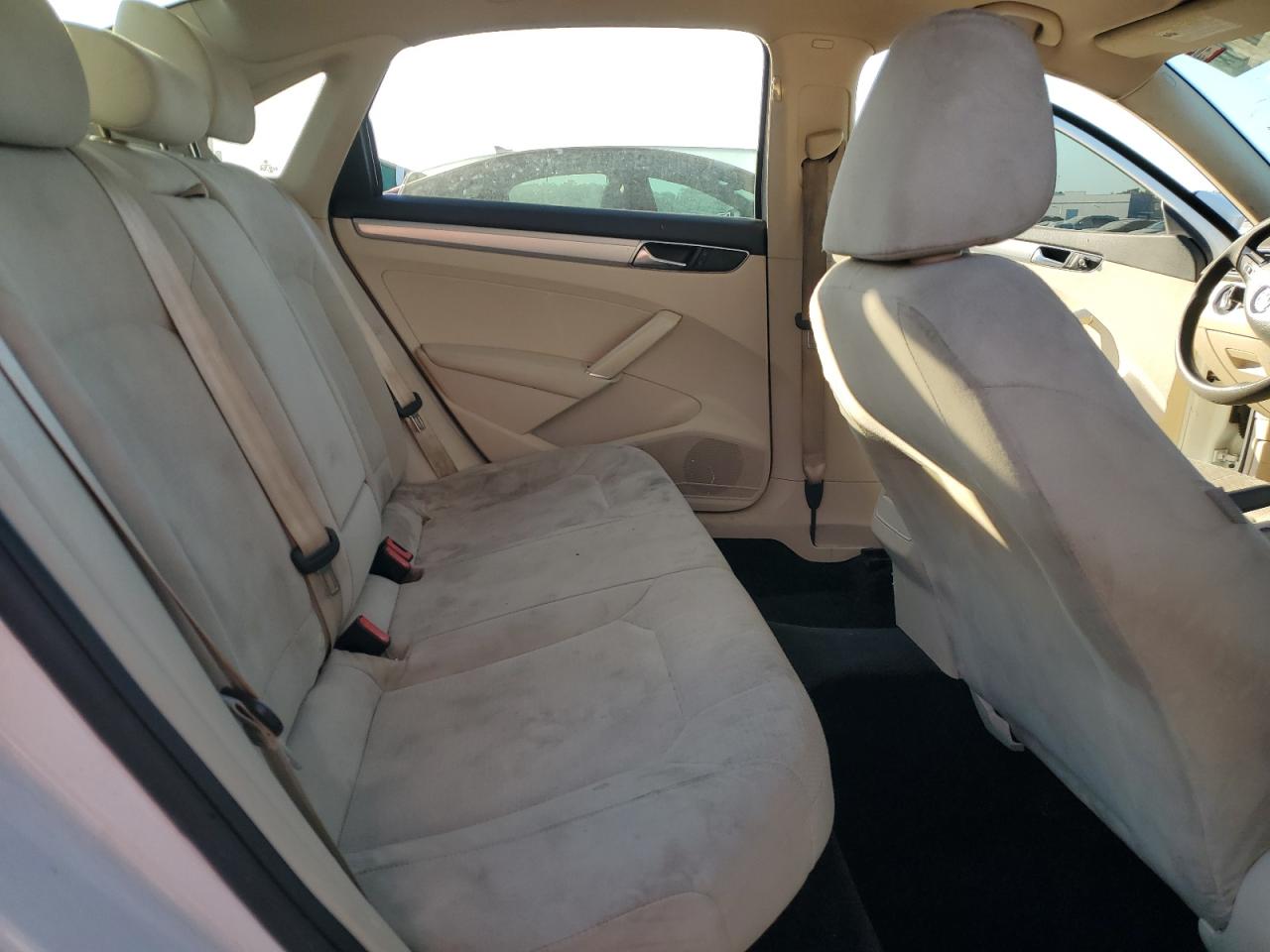 2017 Volkswagen Passat S VIN: 1VWAT7A39HC053235 Lot: 92647045