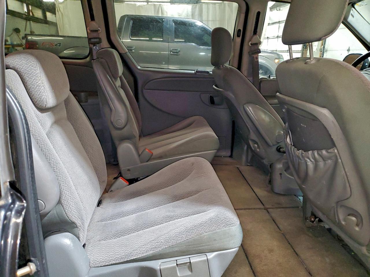 2007 Dodge Grand Caravan Sxt VIN: 2D4GP44L27R104756 Lot: 93980085