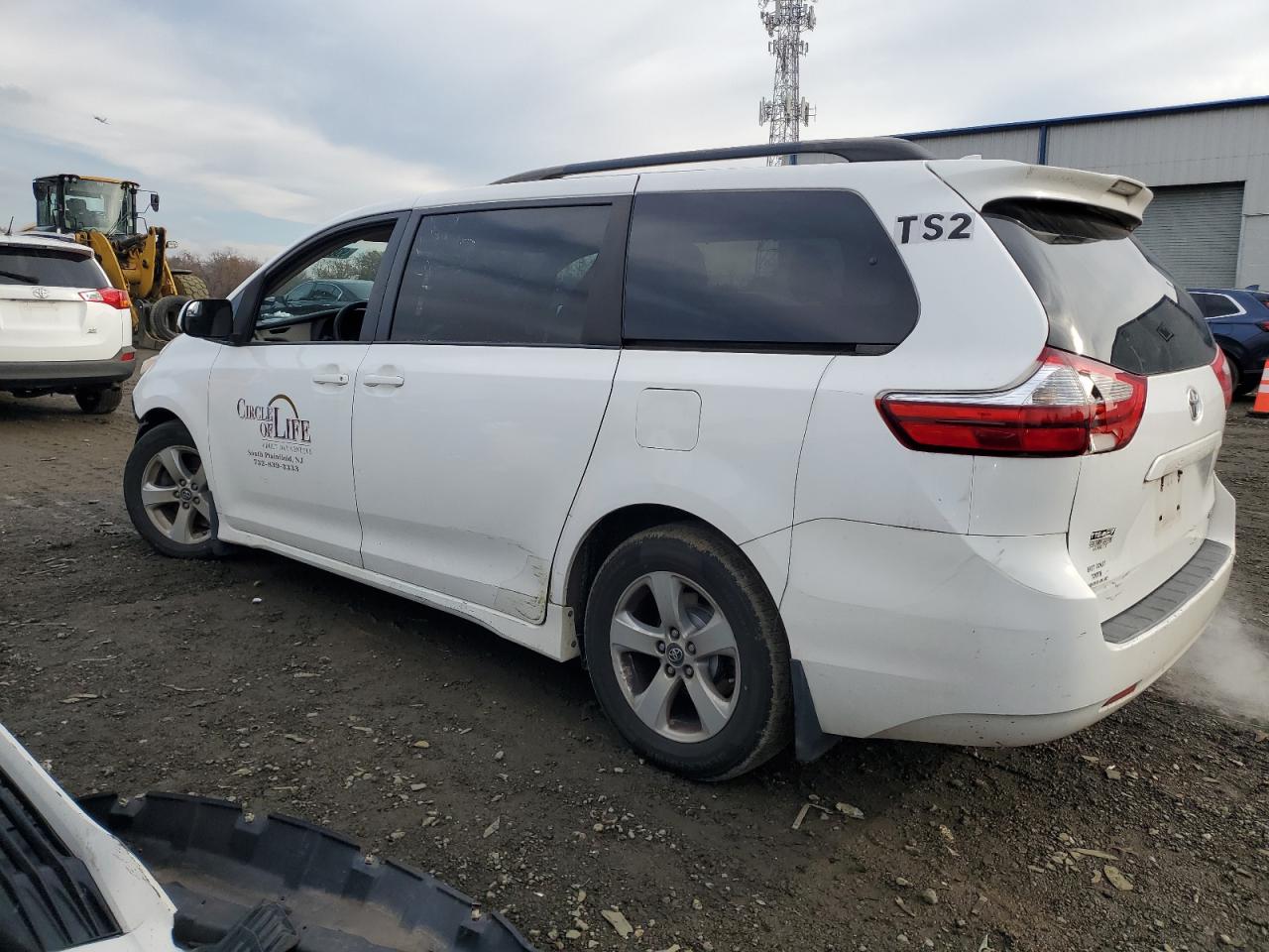 2018 Toyota Sienna Le VIN: 5TDKZ3DC8JS926813 Lot: 93899765