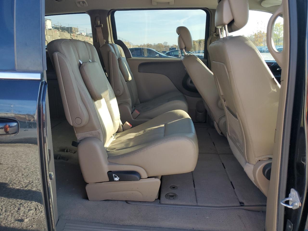 2016 Chrysler Town & Country Touring VIN: 2C4RC1BGXGR148459 Lot: 91647625