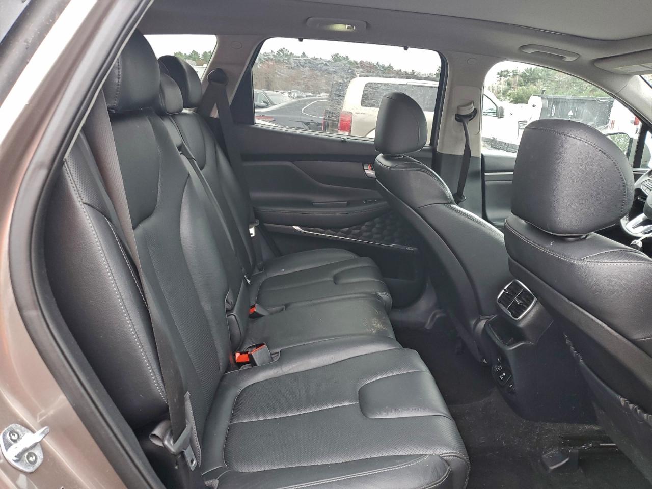 2020 Hyundai Santa Fe Limited VIN: 5NMS5CAA8LH261643 Lot: 93741275