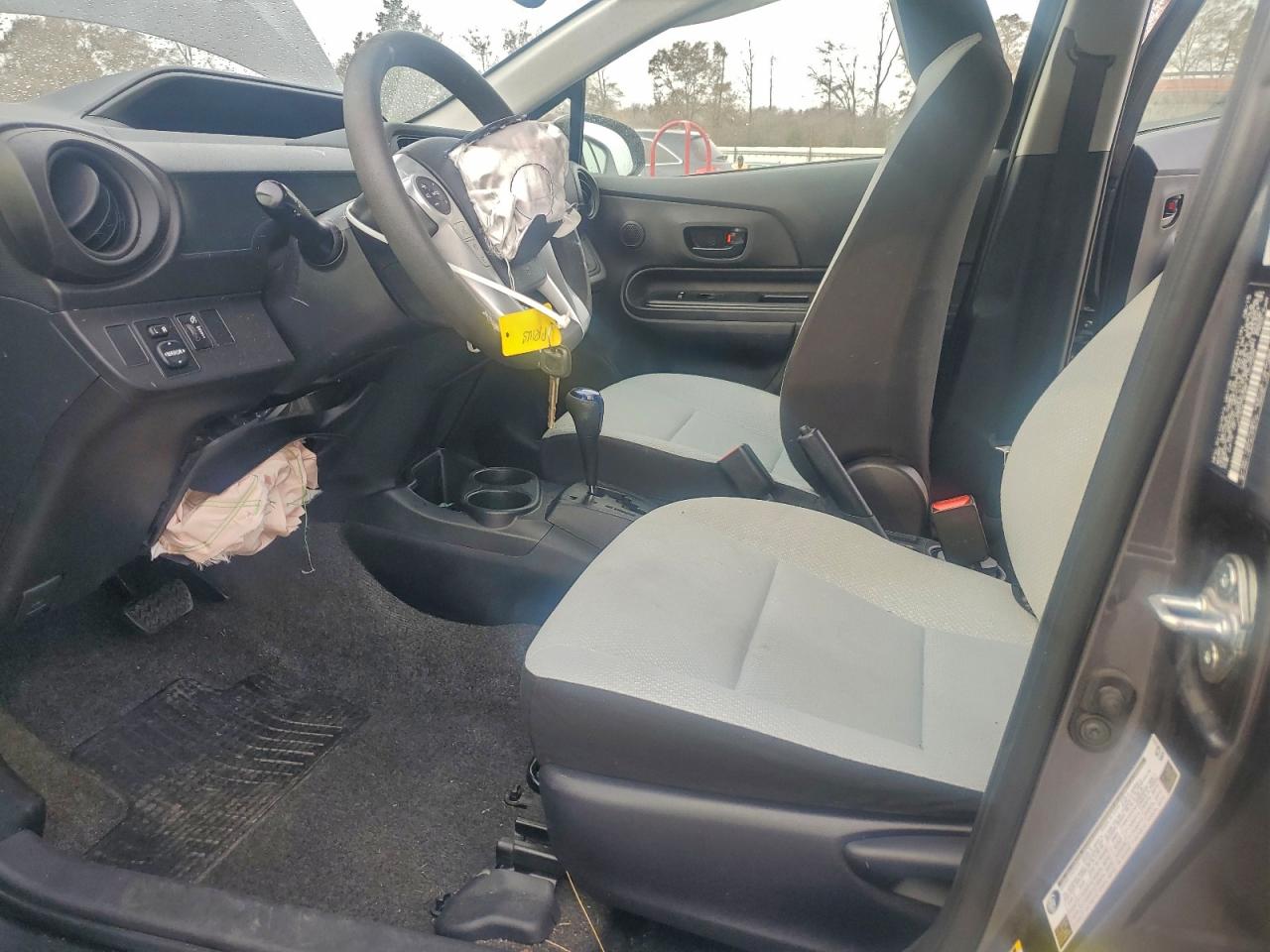 2015 Toyota Prius C VIN: JTDKDTB38F1107029 Lot: 93950725