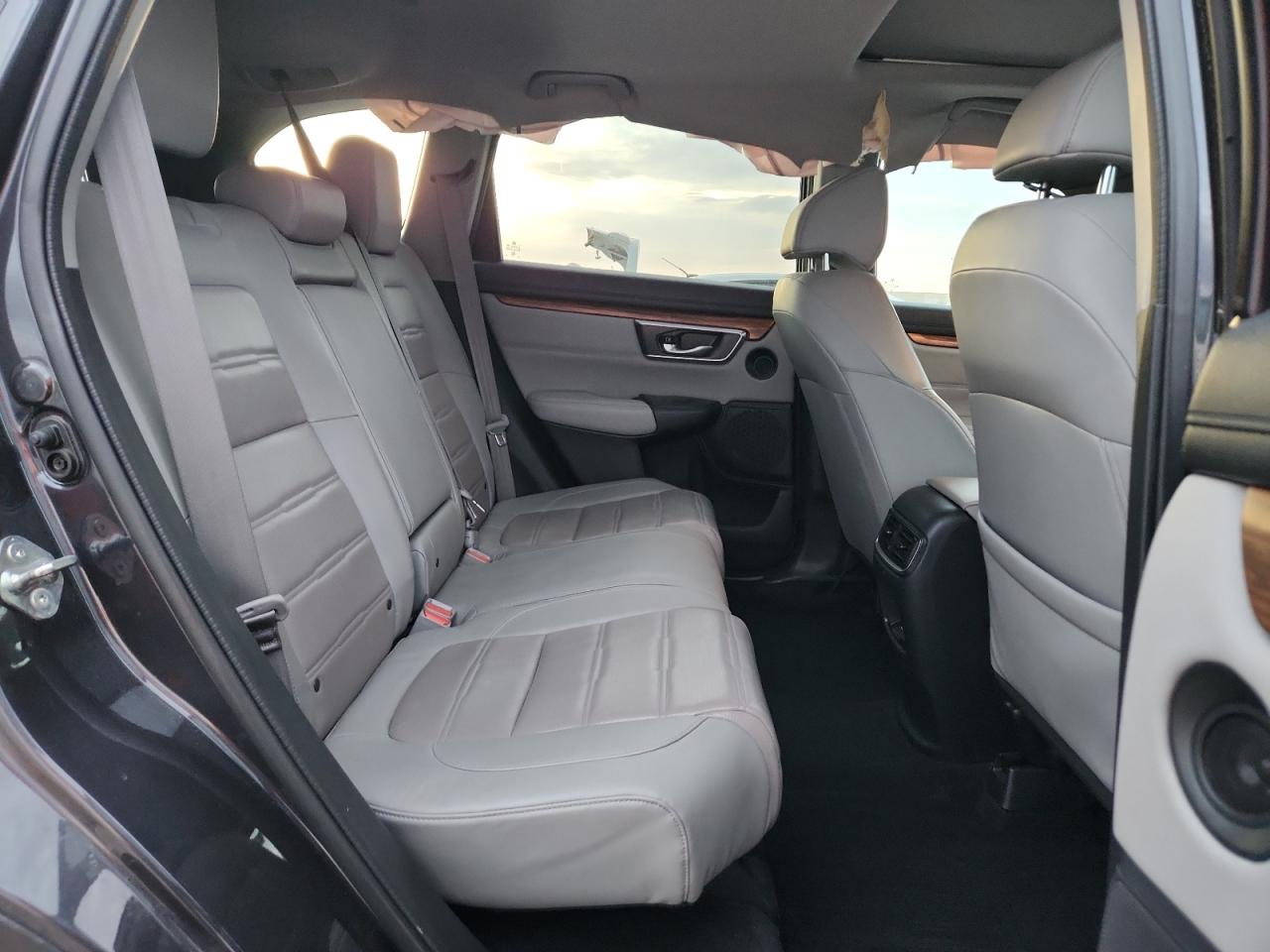 2018 Honda Cr-V Touring VIN: 7FARW2H95JE100431 Lot: 91497735