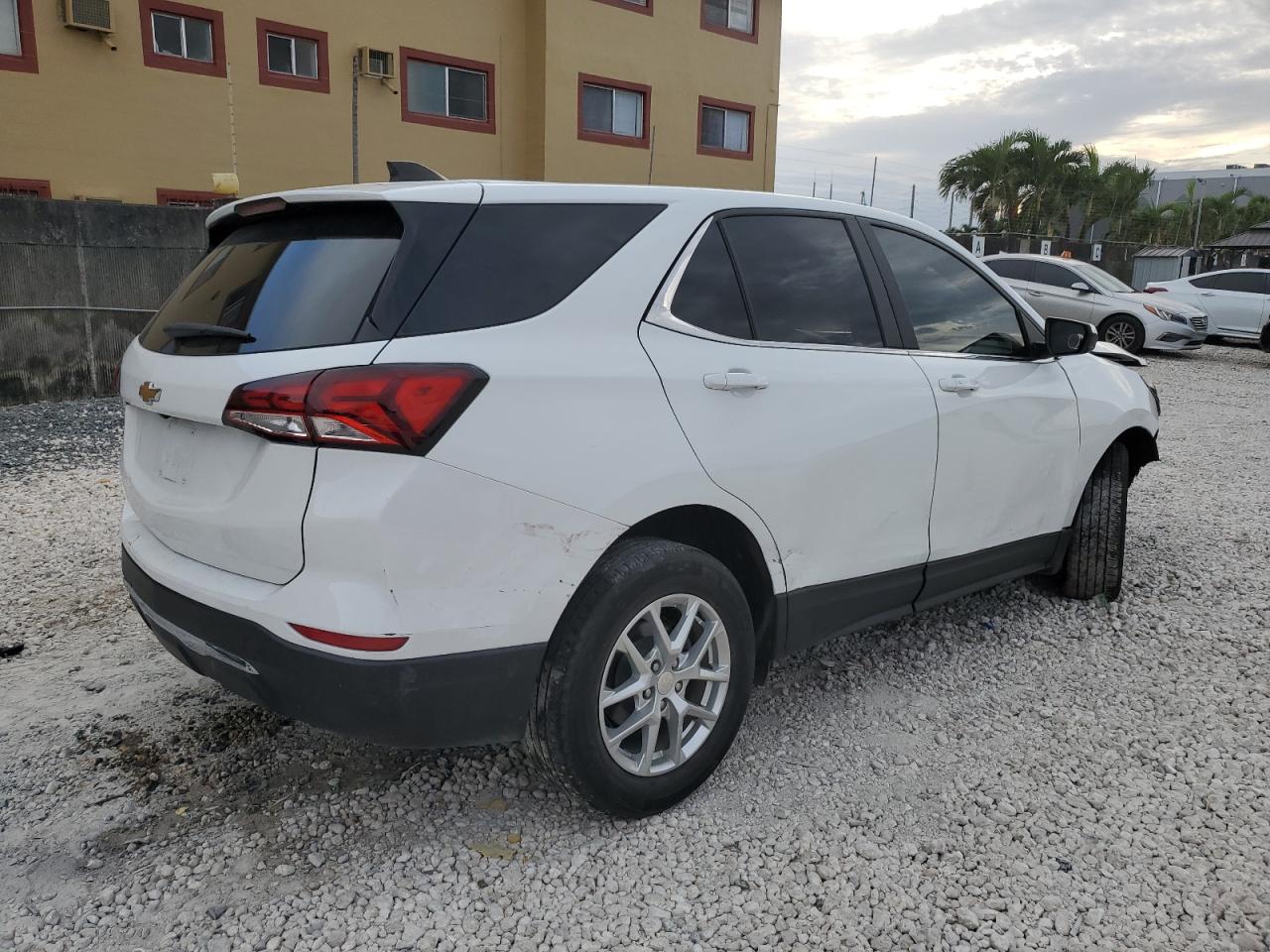 2022 Chevrolet Equinox Lt white null gas 3GNAXKEV1NS102043 photo #4