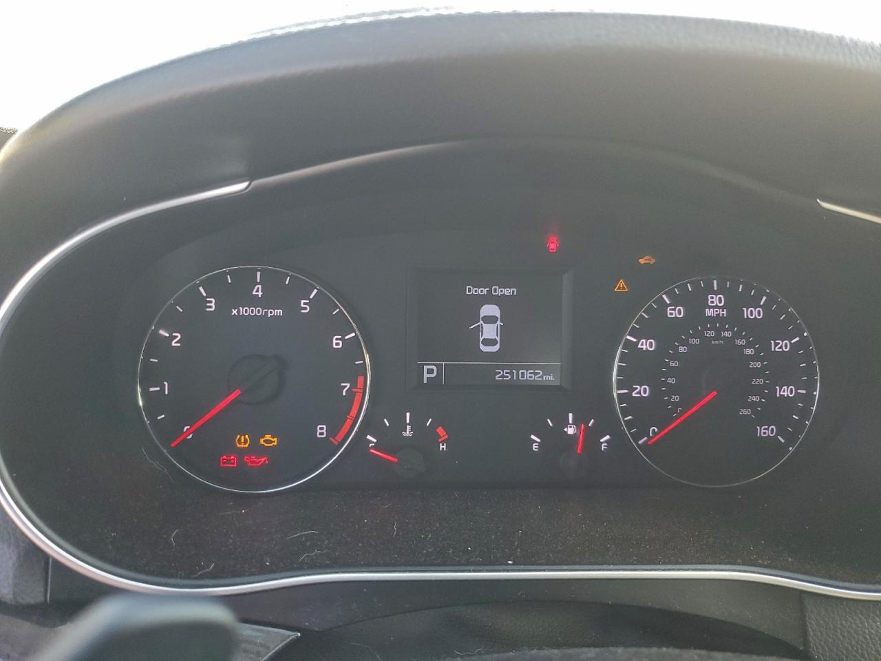 2015 Kia Cadenza Premium VIN: KNALN4D73F5168513 Lot: 93855175