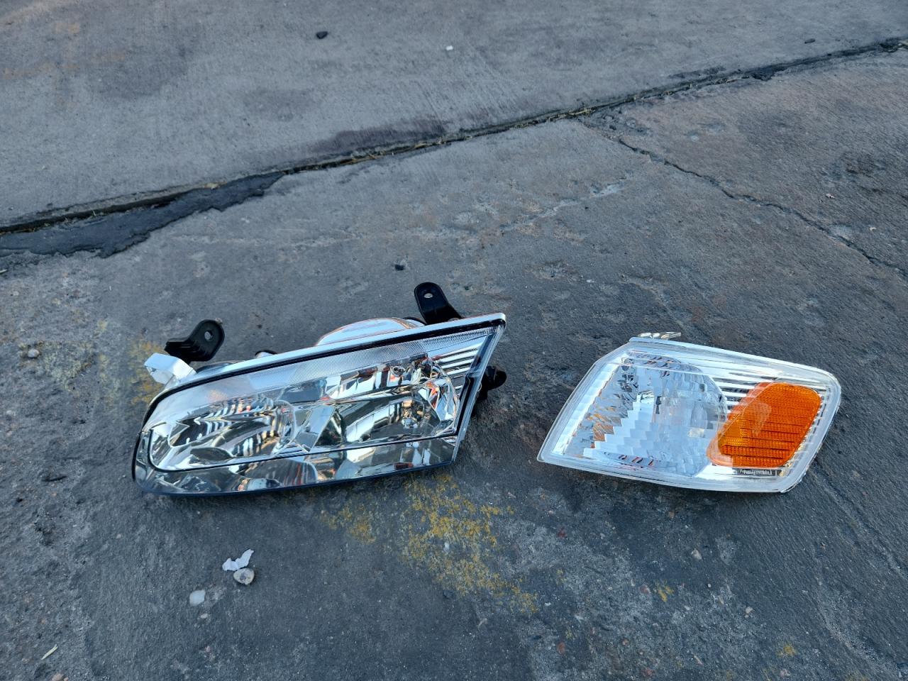 2000 Toyota Camry Ce VIN: 4T1BG22K3YU982654 Lot: 90749825