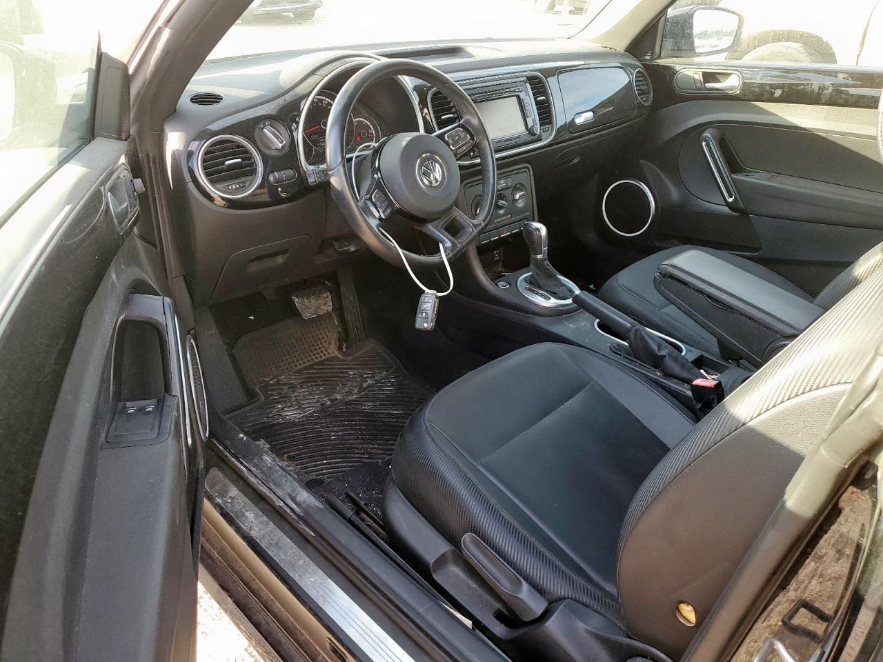 2015 Volkswagen Beetle 1.8T VIN: 3VWJ17AT3FM641598 Lot: 93725115