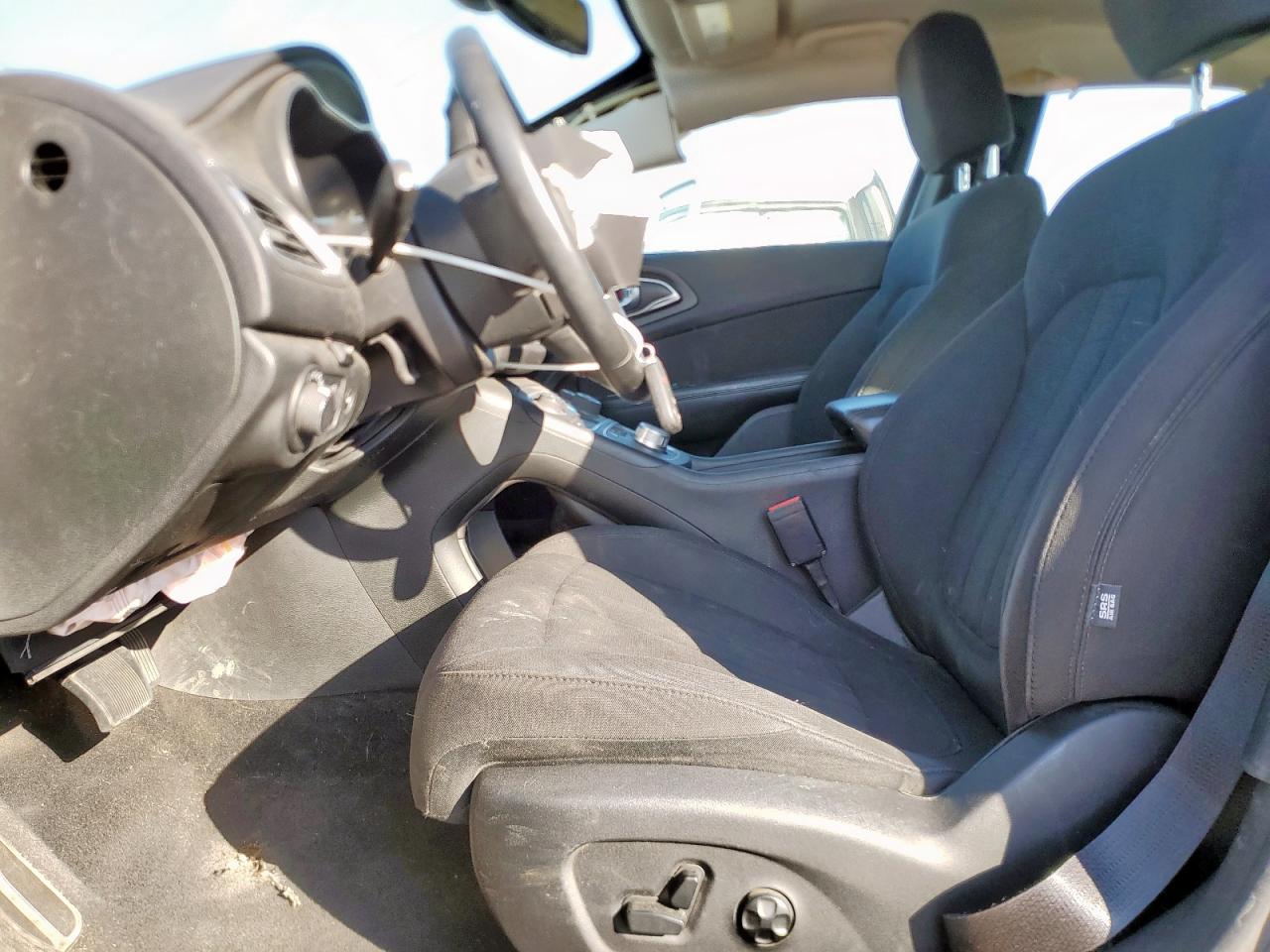 2016 Chrysler 200 Limited VIN: 1C3CCCABXGN143299 Lot: 93098325