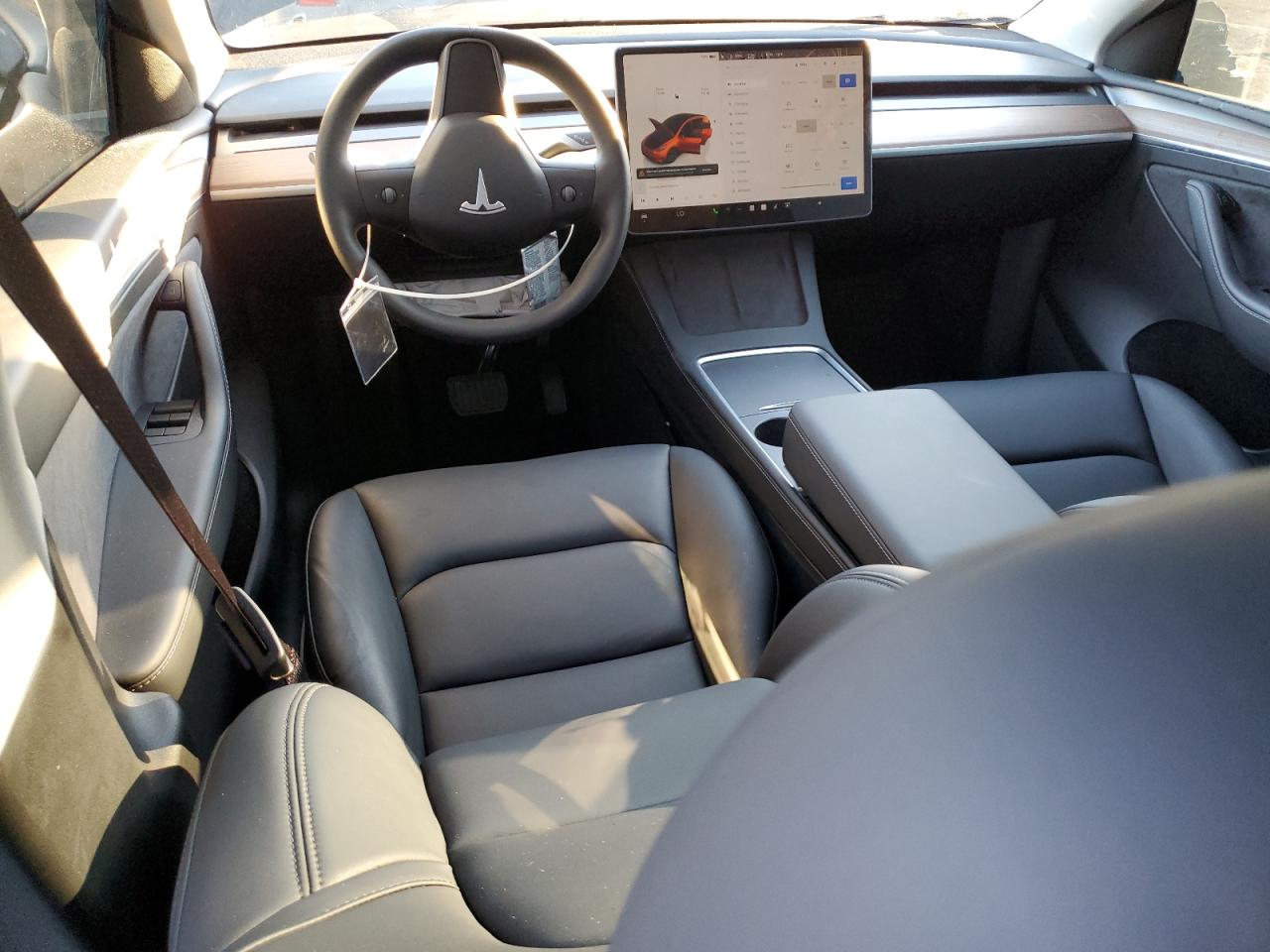 2025 Tesla Model Y VIN: 7SAYGAEE2SF307962 Lot: 92039285