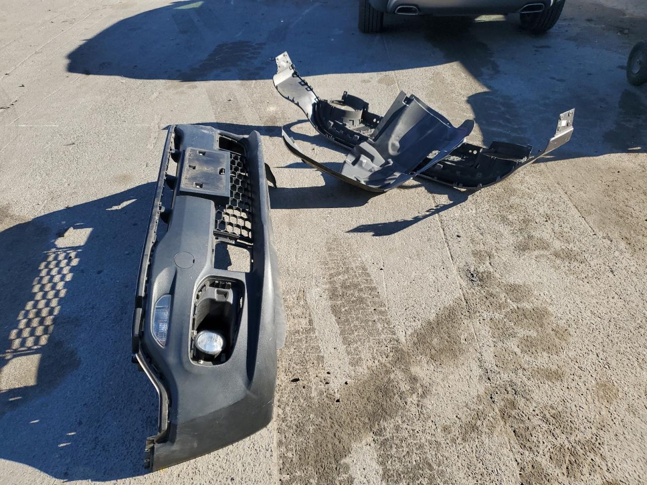 2016 Jeep Renegade Latitude VIN: ZACCJBBT9GPD23609 Lot: 90840645