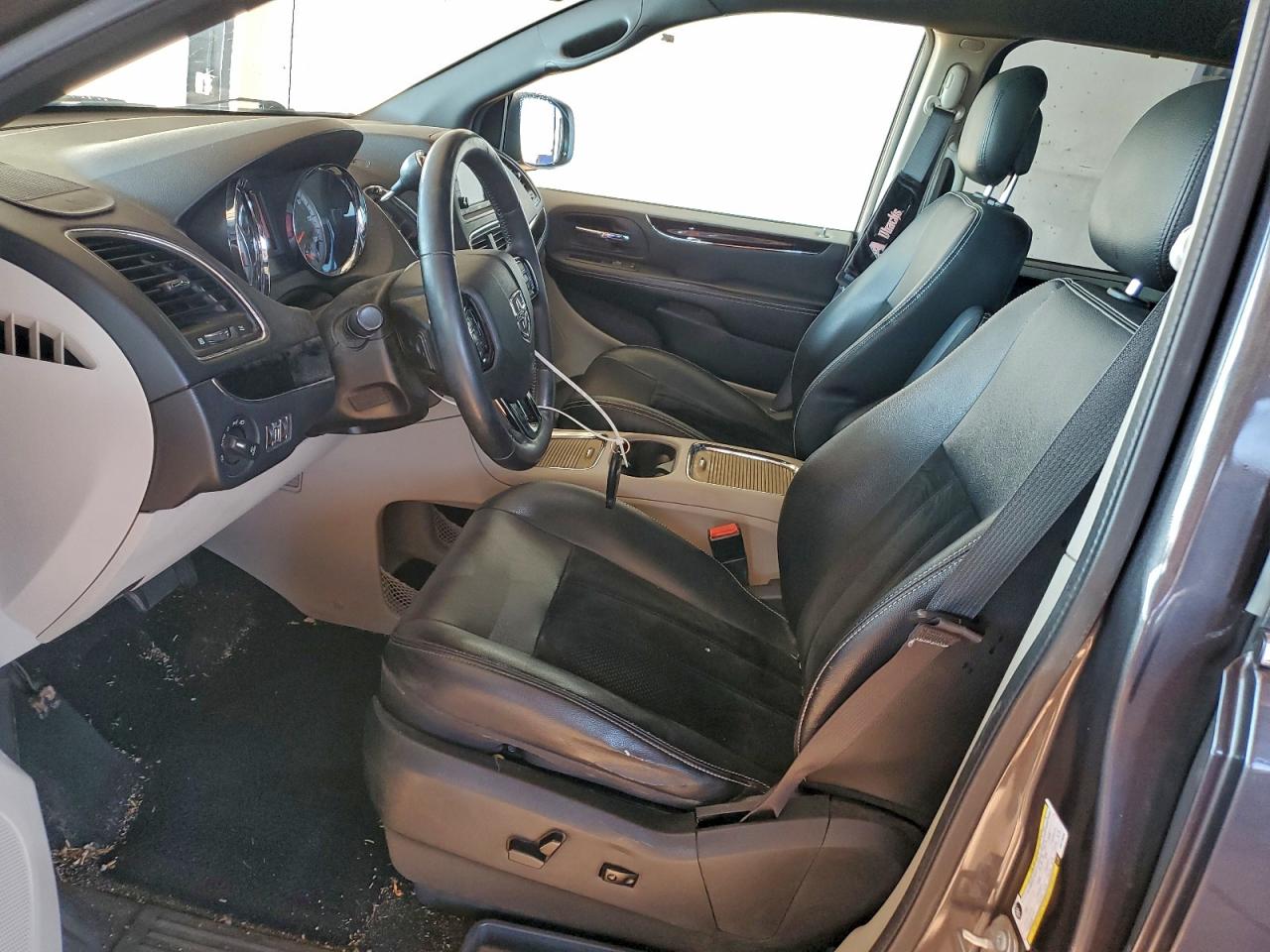 2017 Dodge Grand Caravan Sxt VIN: 2C4RDGCG8HR779386 Lot: 94350595