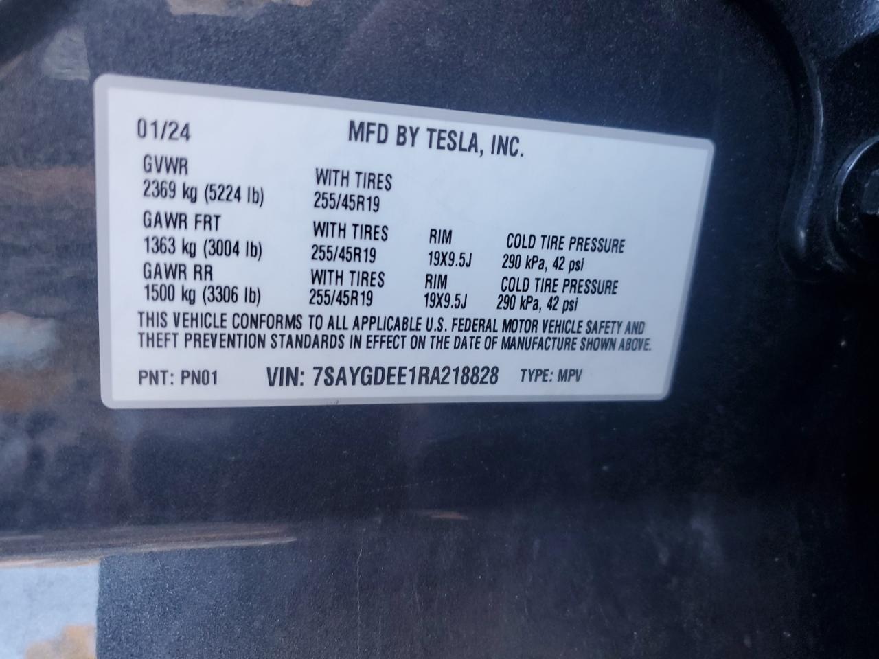 2024 Tesla Model Y VIN: 7SAYGDEE1RA218828 Lot: 90925445