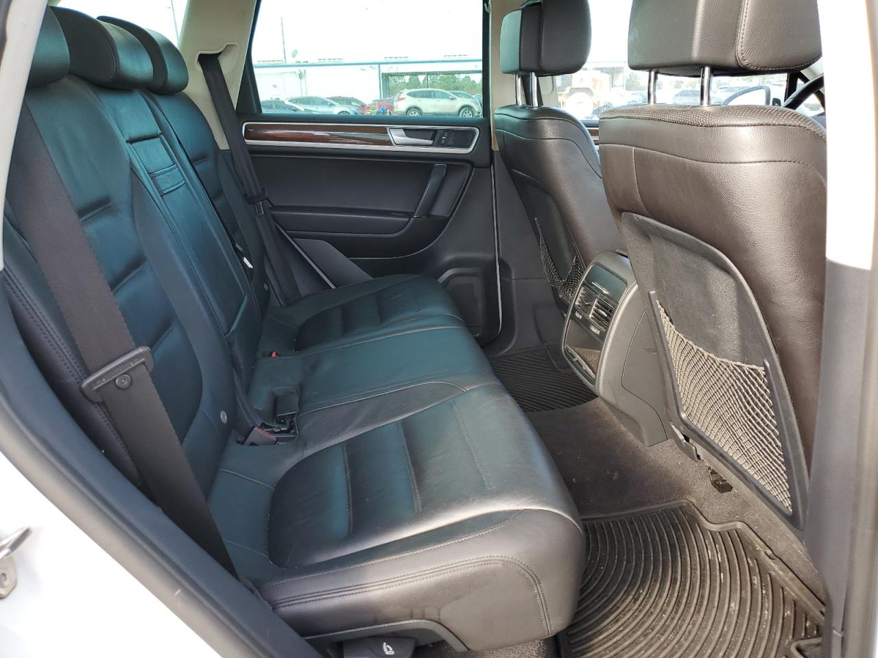 2016 Volkswagen Touareg Sport VIN: WVGEF9BP4GD010628 Lot: 91236355