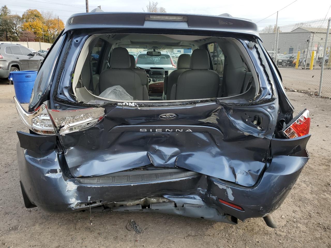 2014 Toyota Sienna Xle VIN: 5TDYK3DC3ES487461 Lot: 91011925