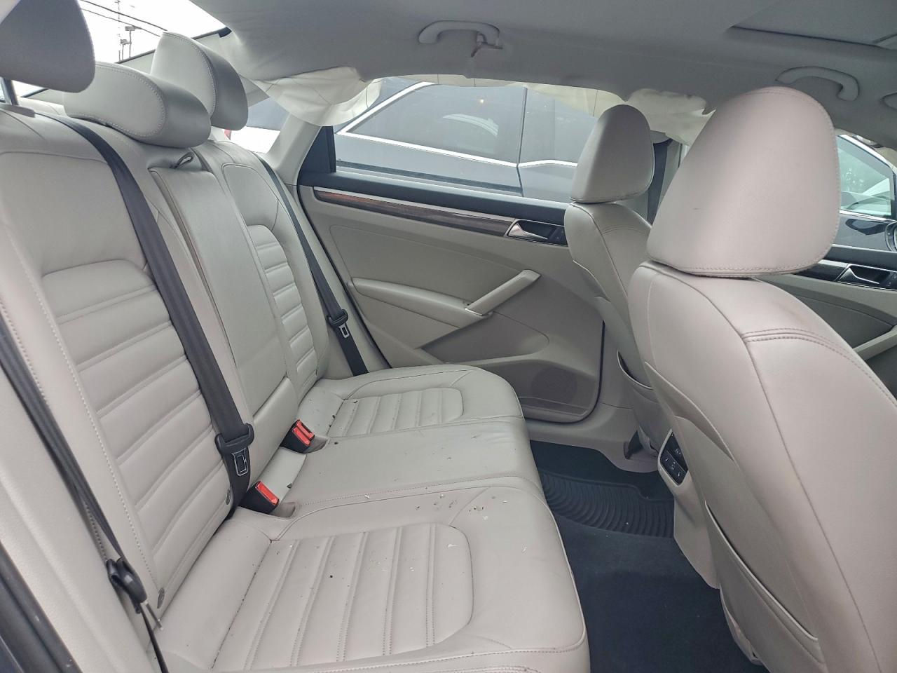 2017 Volkswagen Passat Sel Premium VIN: 1VWCT7A39HC069069 Lot: 92956635