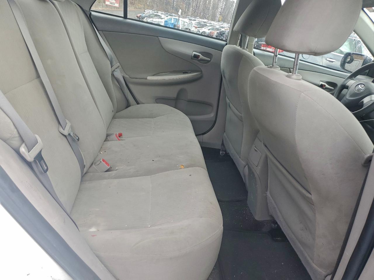 2010 Toyota Corolla Base VIN: 2T1BU4EE2AC323983 Lot: 94432245