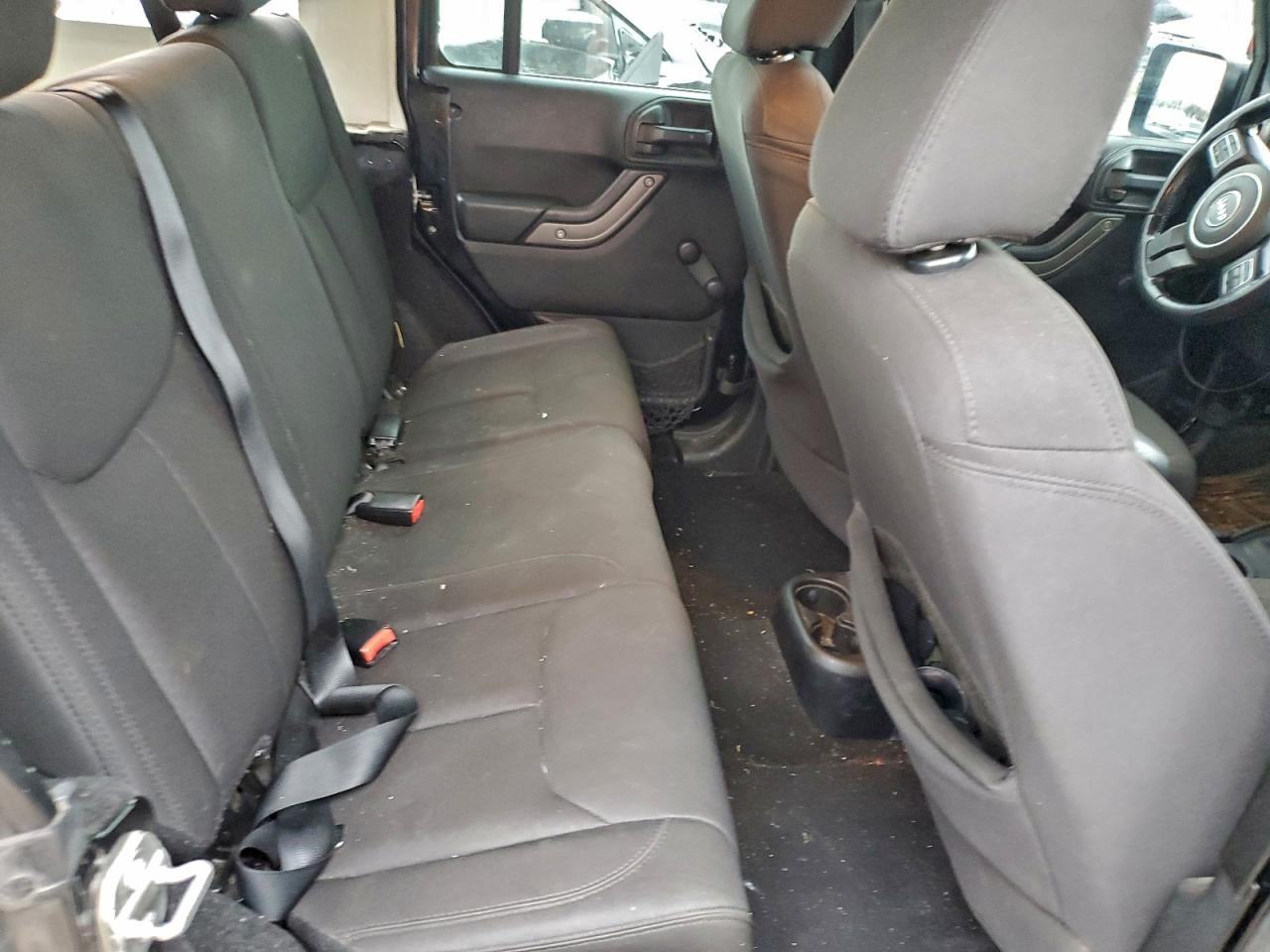 2014 Jeep Wrangler Unlimited Sport VIN: 1C4BJWDG4EL310321 Lot: 94657825