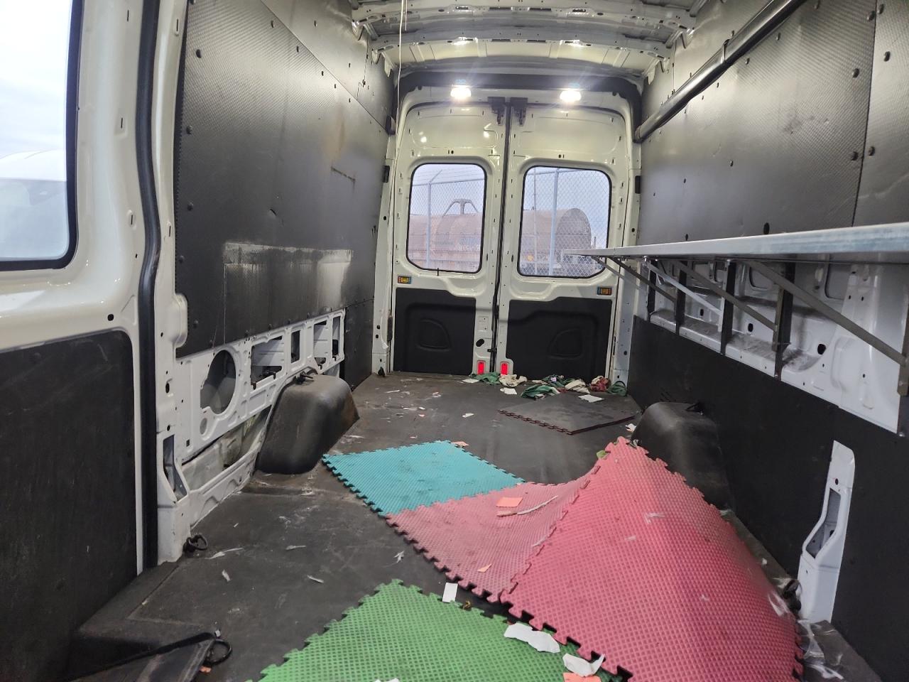 2015 Ford Transit 350 Delivery Van VIN: 1FTSW3XV7FKA06370 Lot: 90683635