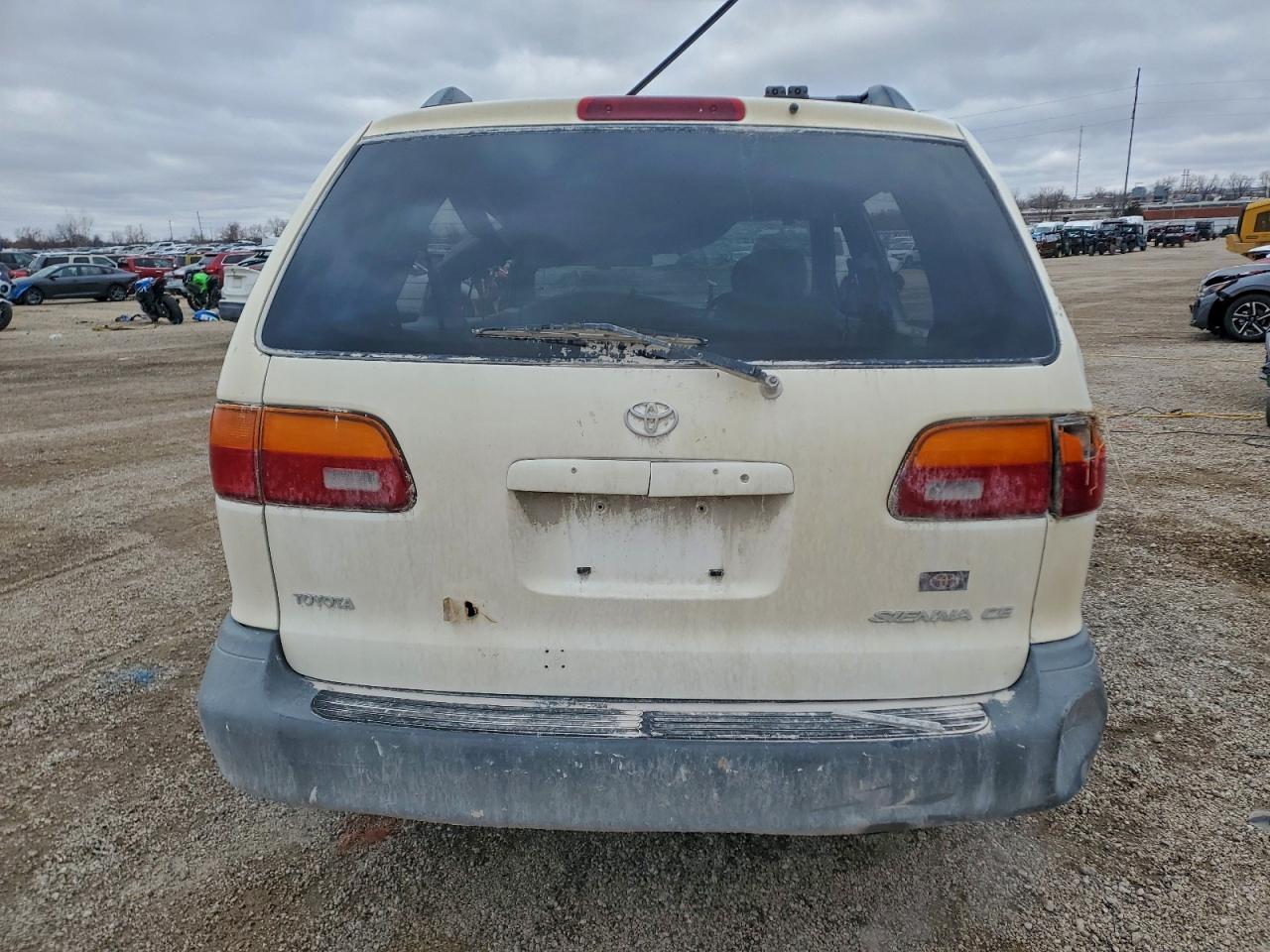 2000 Toyota Sienna Ce VIN: 4T3GF19C7YU208061 Lot: 94363435