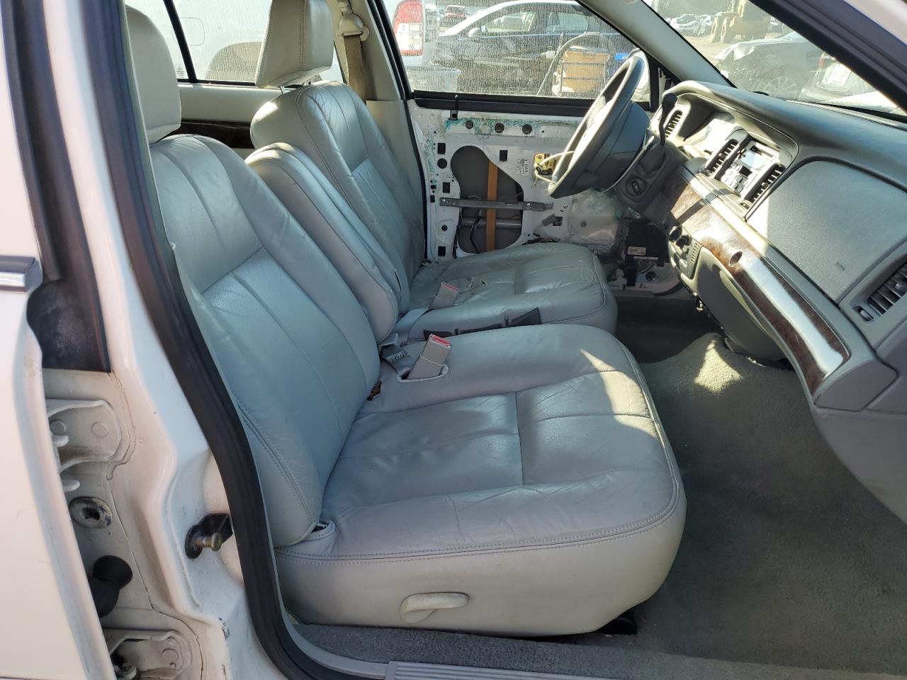 2005 Mercury Grand Marquis Gs VIN: 2MEFM74W85X639921 Lot: 92725035